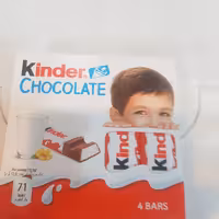 شکلات کیندر  شیر شولات 4انگشتی معرف به کیندر بچه بسیار مقوی