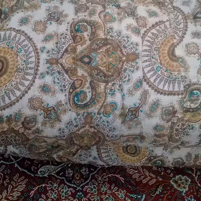 لحاف کرسی اندازه 4×4درطرح ورنگهایه مختلف به سفارش مشتری پارچه معمولی عرض دومتر18متروزن 19کیلوباربدون وزن پارچه 