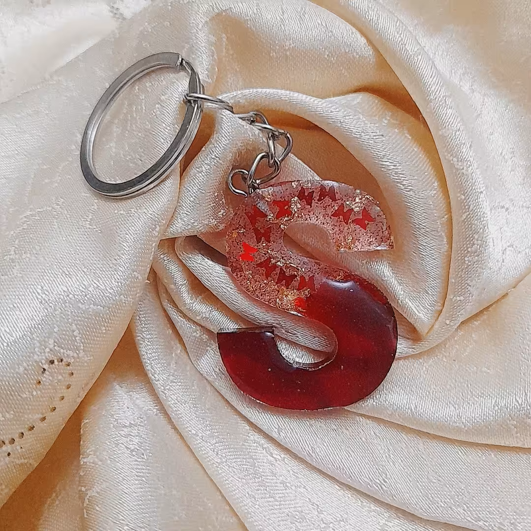 جاکلیدی  حرف  انگلیسی فانتزی رنگ قرمز 