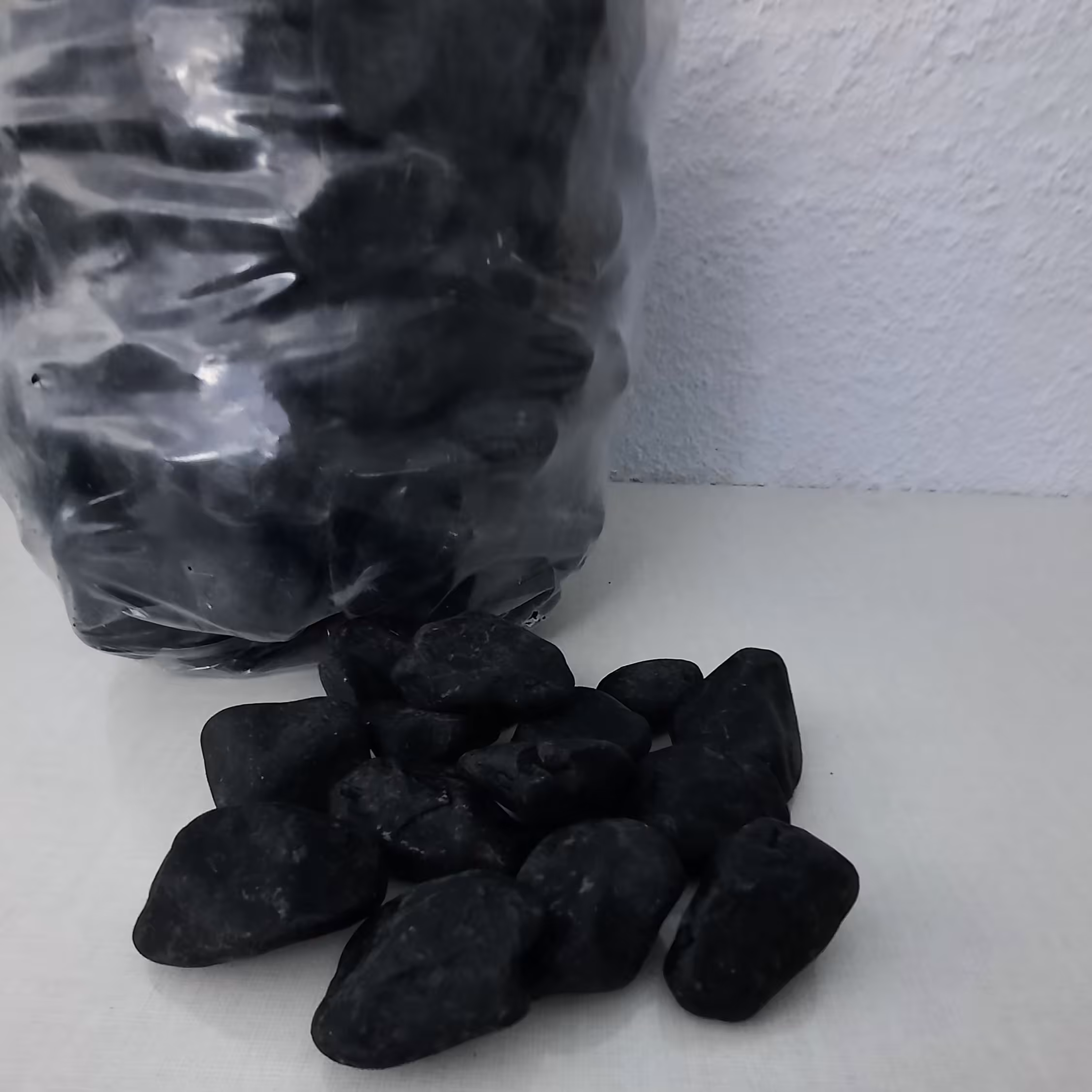 سنگ تزیینی  دیشگاردن و گلدان ( رنگ مشکی ثابت )