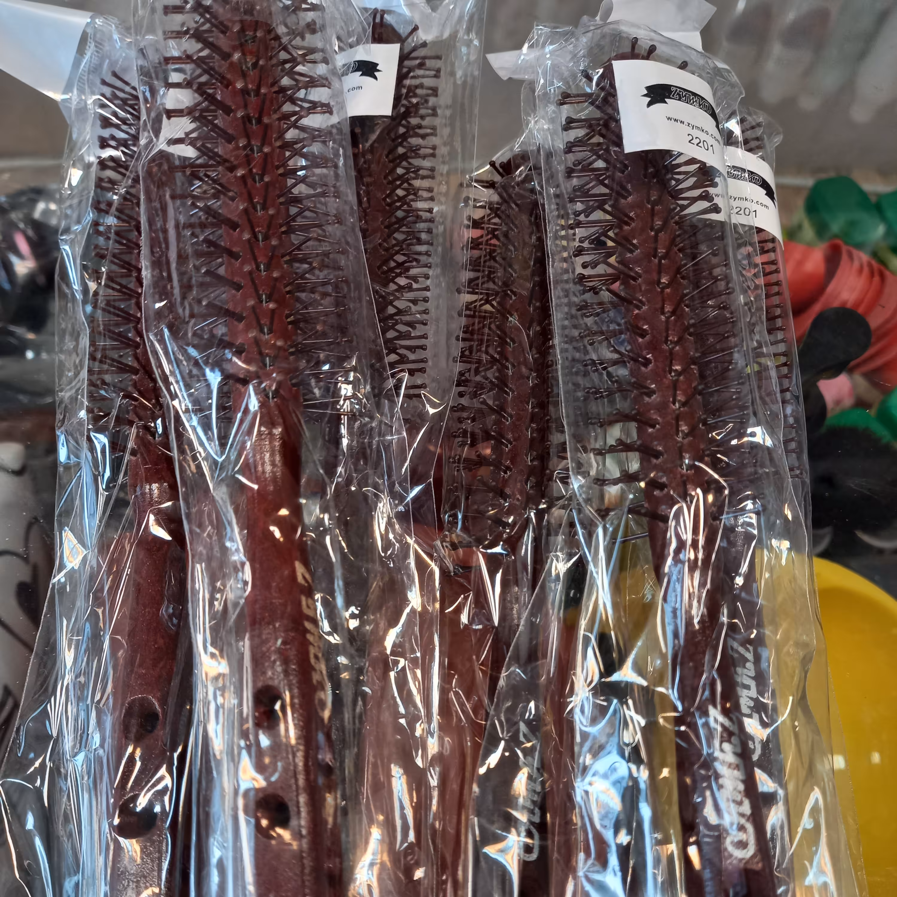 برس گرد چوبی 8 پر قهوه ای زیمکو