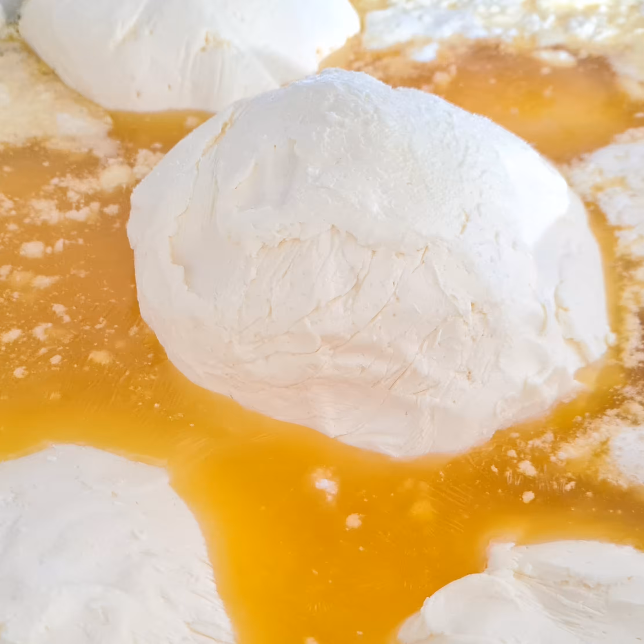 کره حیوانی گاوی محلی کیفیت درجه یک معطر و بی نظیر (250 گرمی)