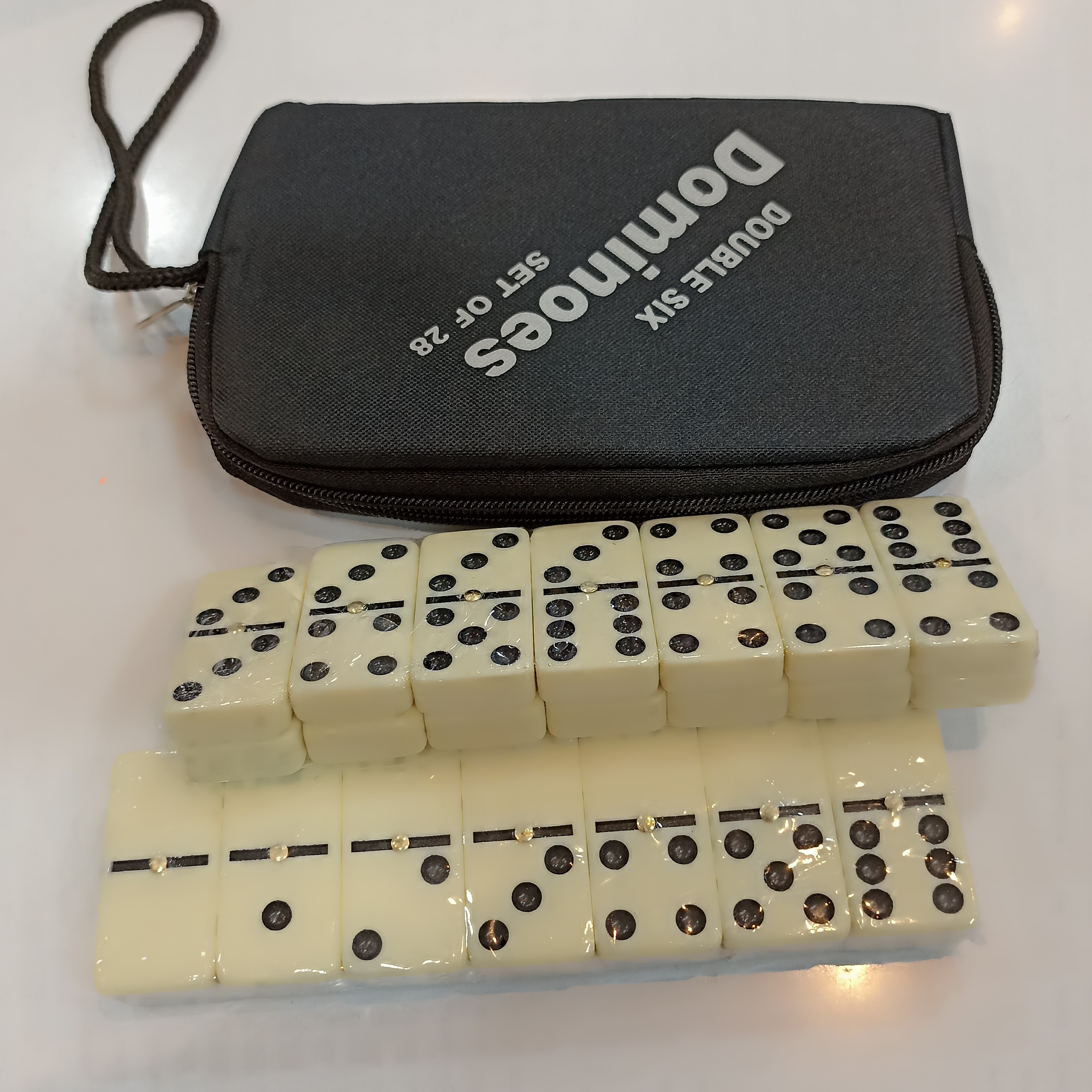 دومینوز سنگی.Dominoes