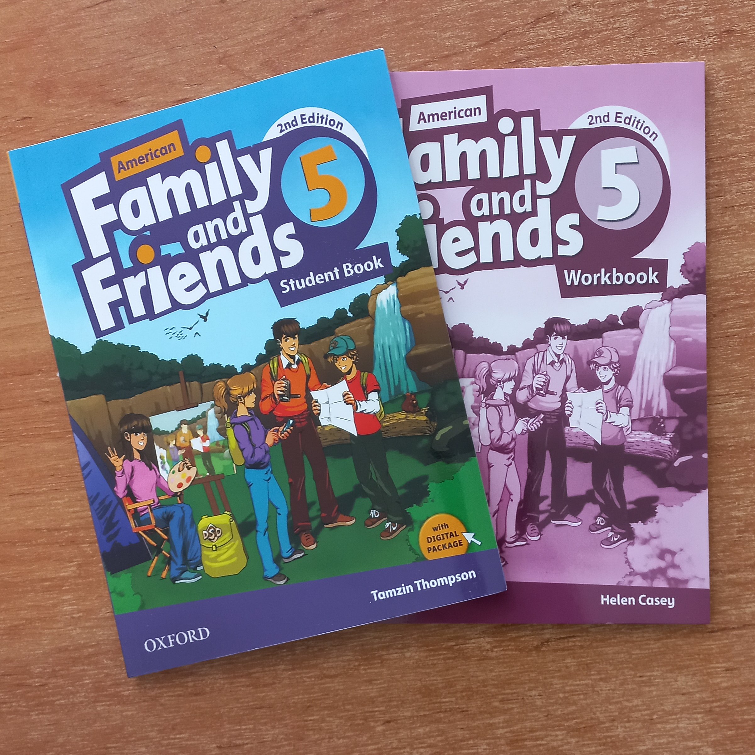 کتاب زبان فمیلی اند فرندز  American Family and Friends 5 سایز وزیری همراه با کتاب کار +Qr کد