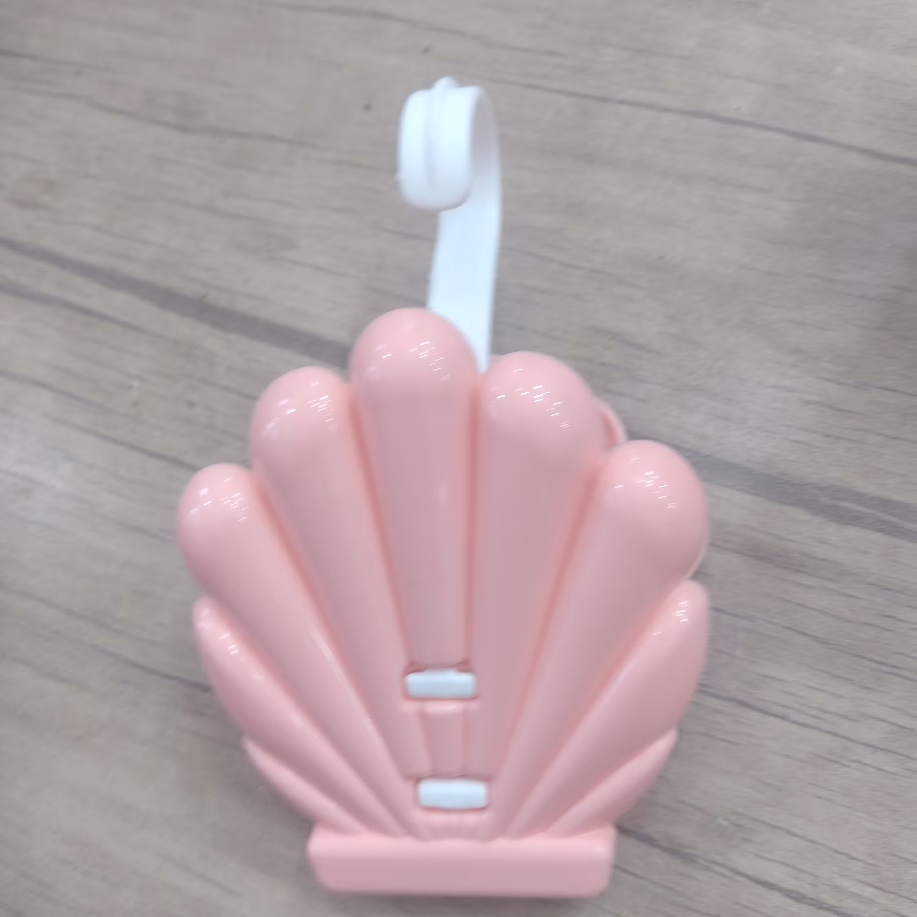 گیره دستکش.