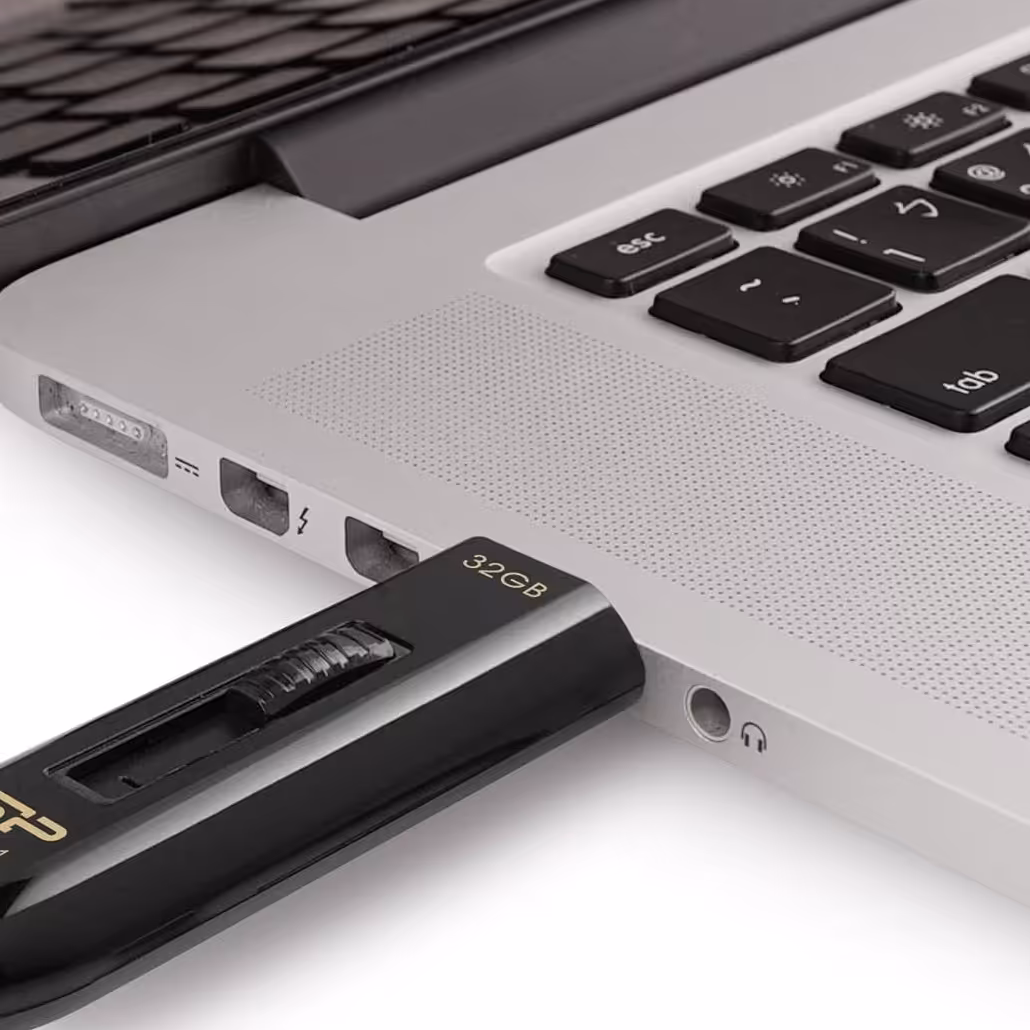 فلش مموری سیلیکون پاور مدل Blaze B21 ظرفیت 32 گیگابایت Silicon Power Blaze USB 2