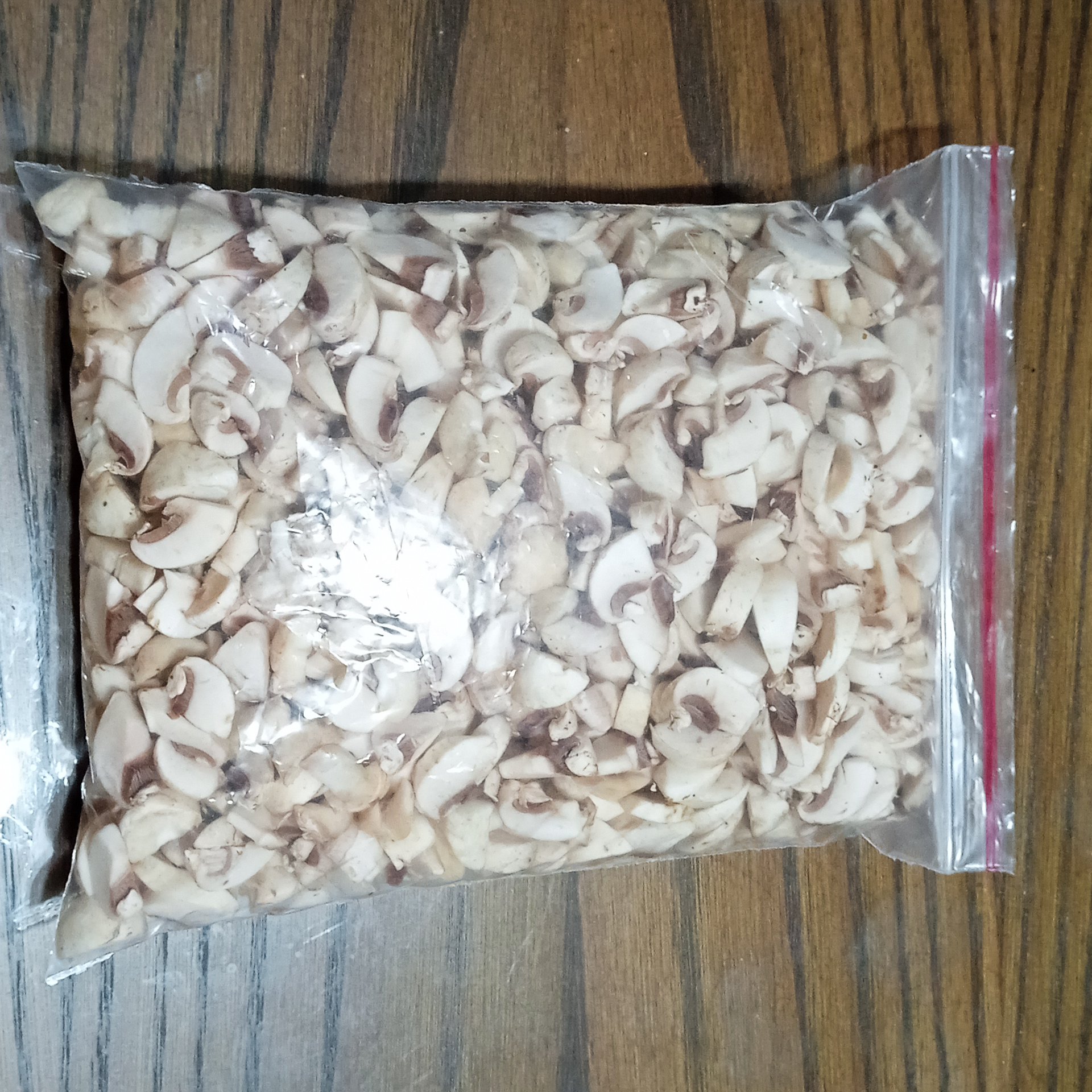 قارچ دکمه ای نگینی تازه و بهداشتی نیم کیلویی