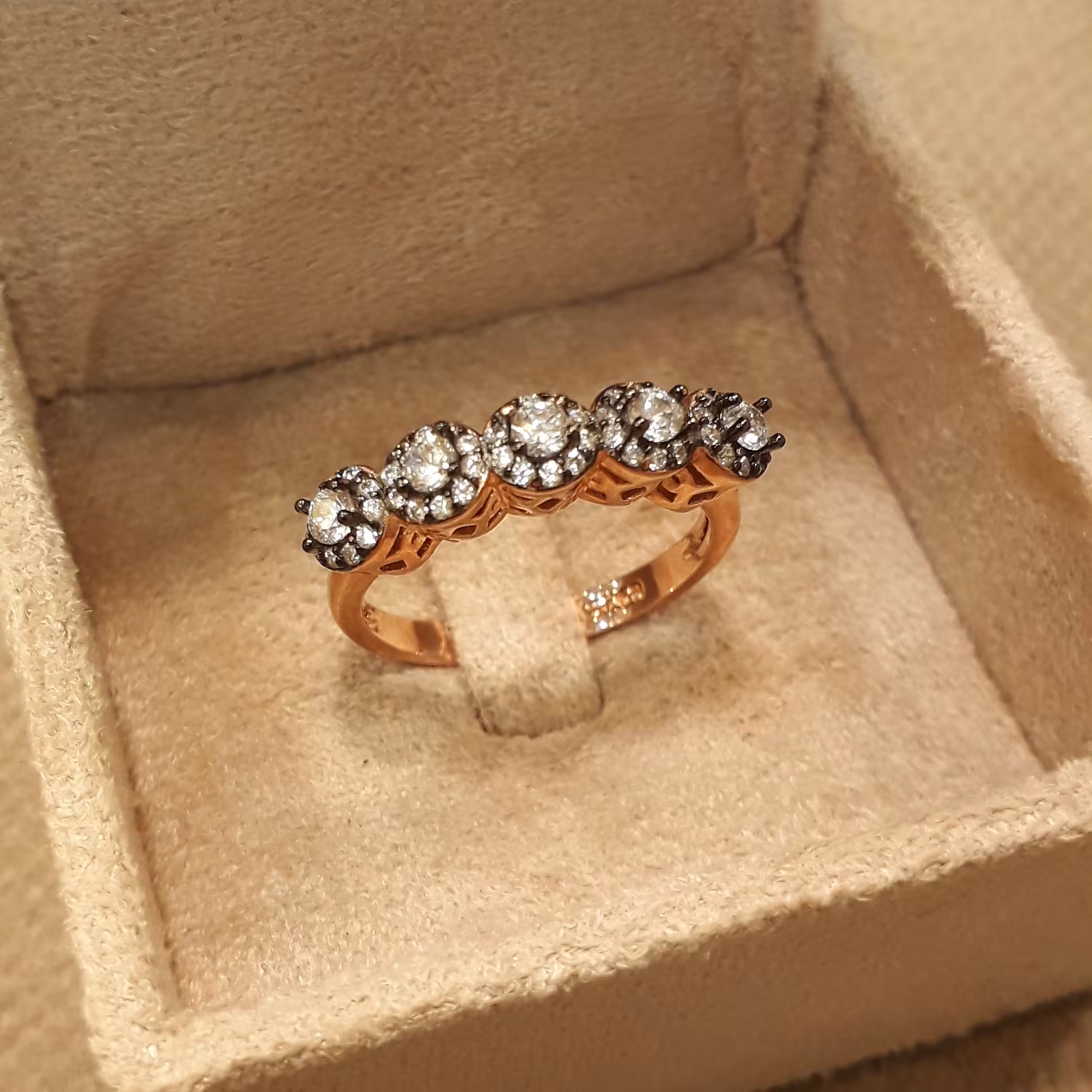 انگشتر بسیار زیبای نقره با آبکاری طلای رزگلد