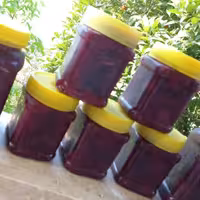 مربای توت فرنگی در وزن 700 گرم