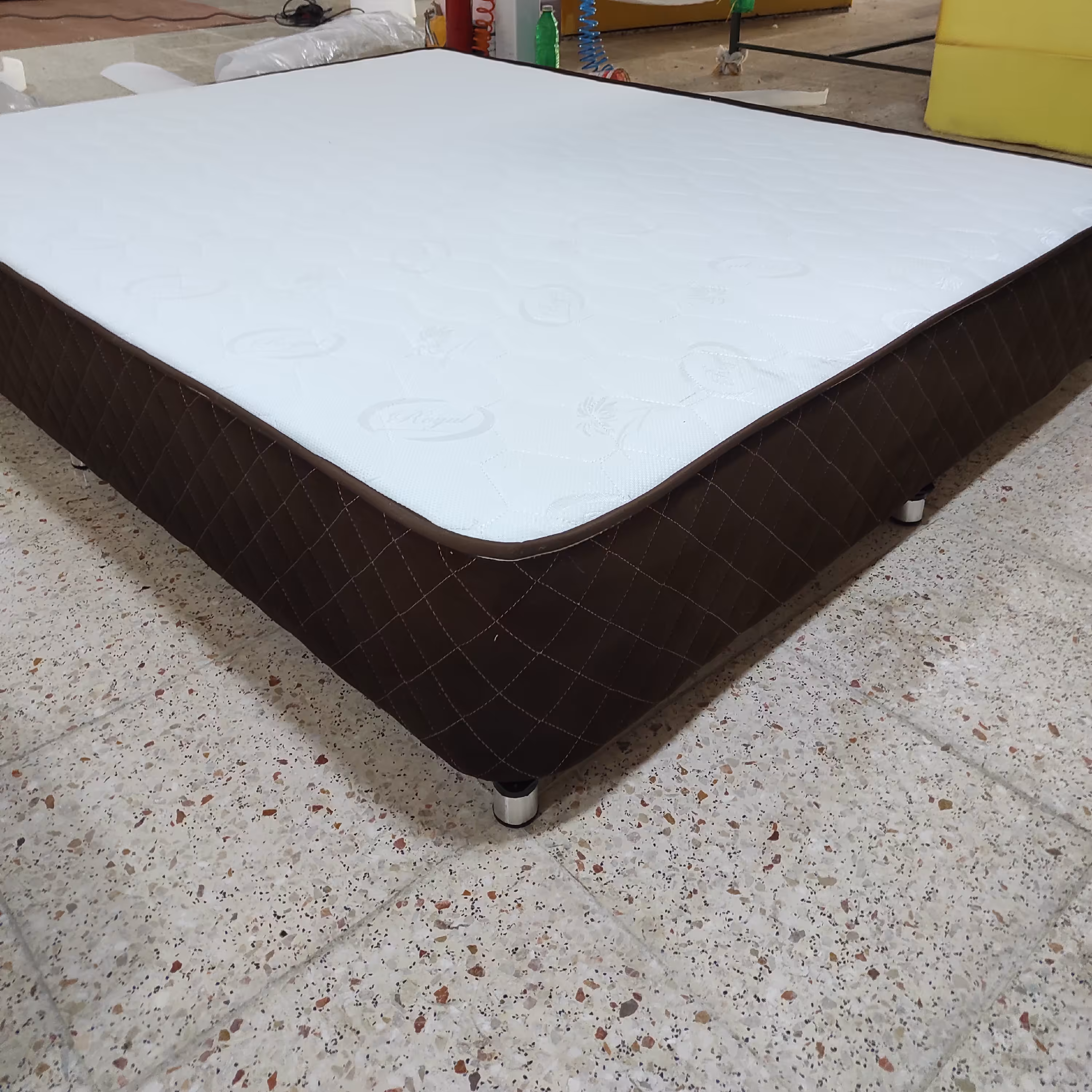 هتل باکس رویال مدل هرمس شاسی چوبی جایگزین تخت  سایز یک و نیم نفره 120 در 200