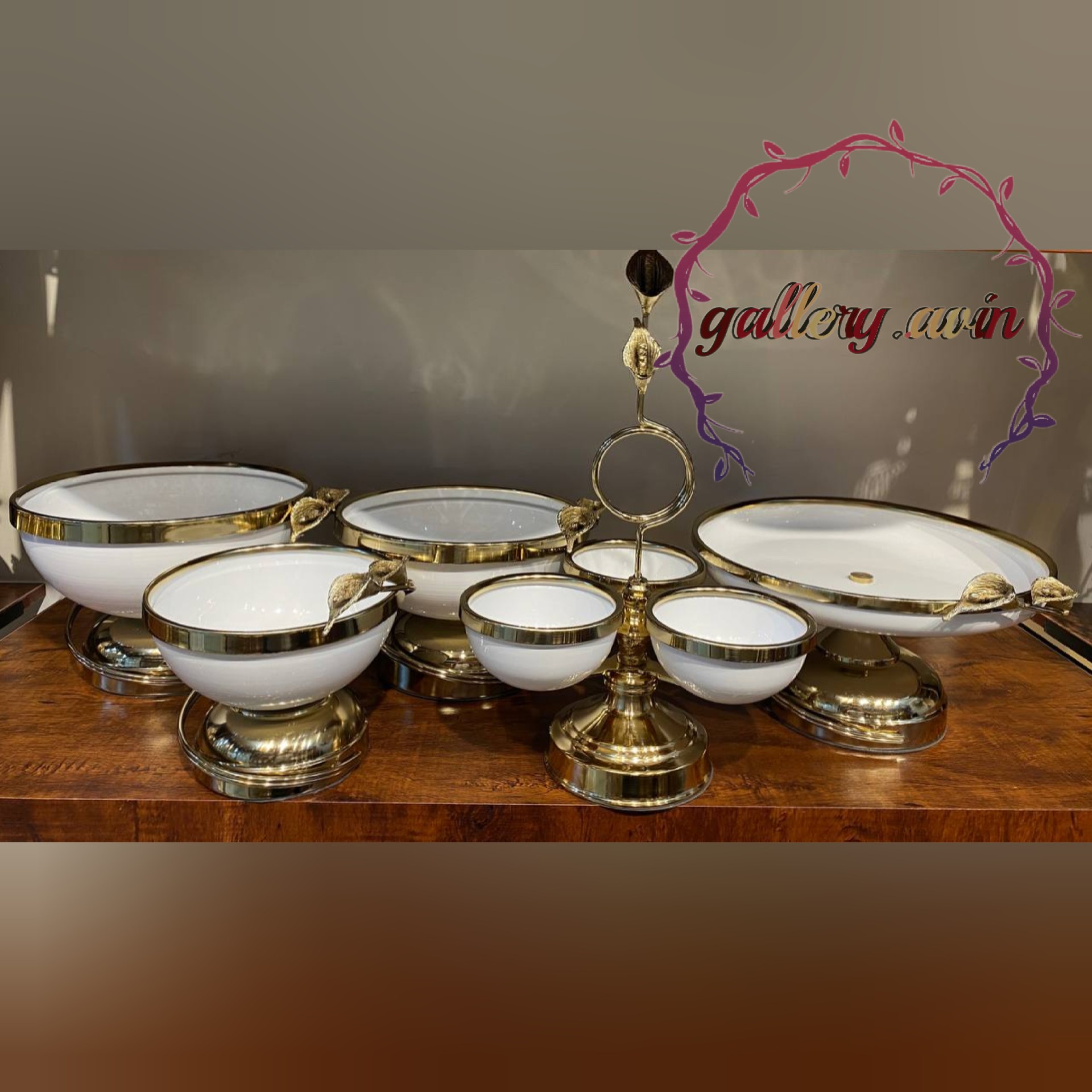 سرویس پذیرایی فلزی  سفید فورتیک طلایی لیلیوم پنج تیکه