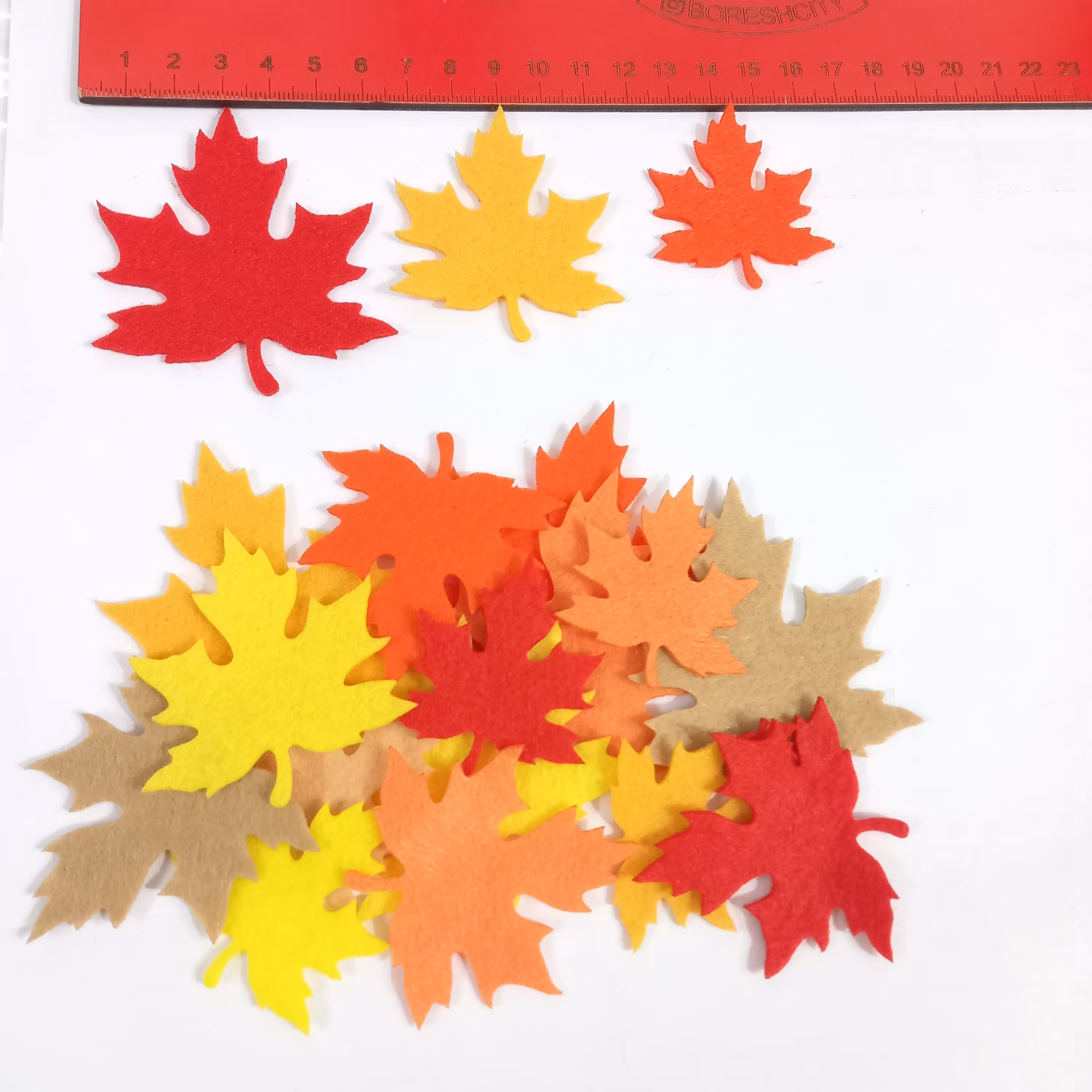 برگ پاییزی نمدی 4 و 5 و 6 سانت 18 عددی