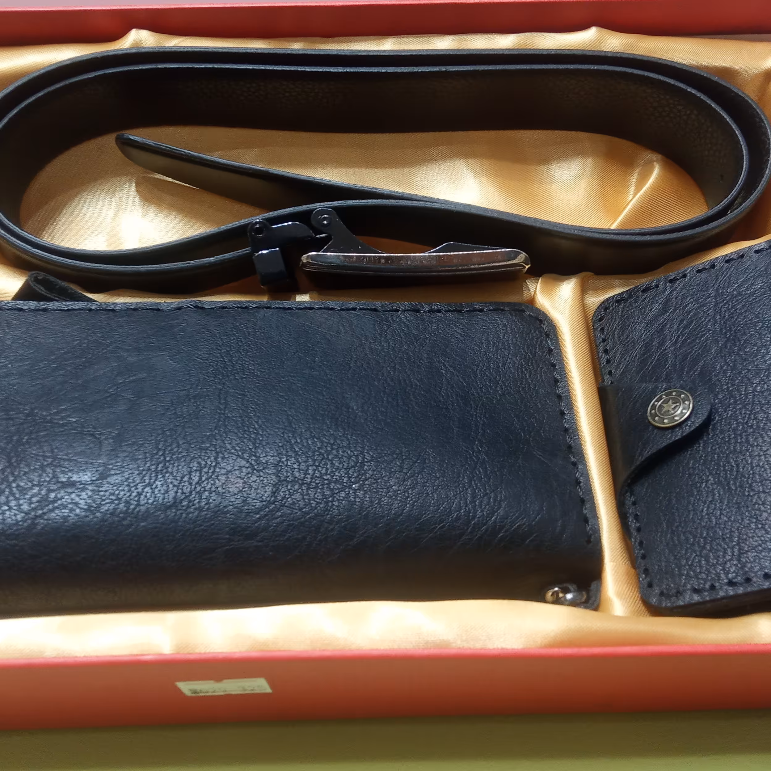 ست کمربند و کیف پول مردانه چرم صنعتی درجه یک 