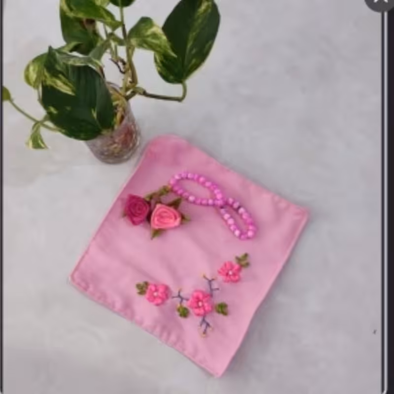 سجاده و تسبیح روبانی صورتی هدیه روز دختر  