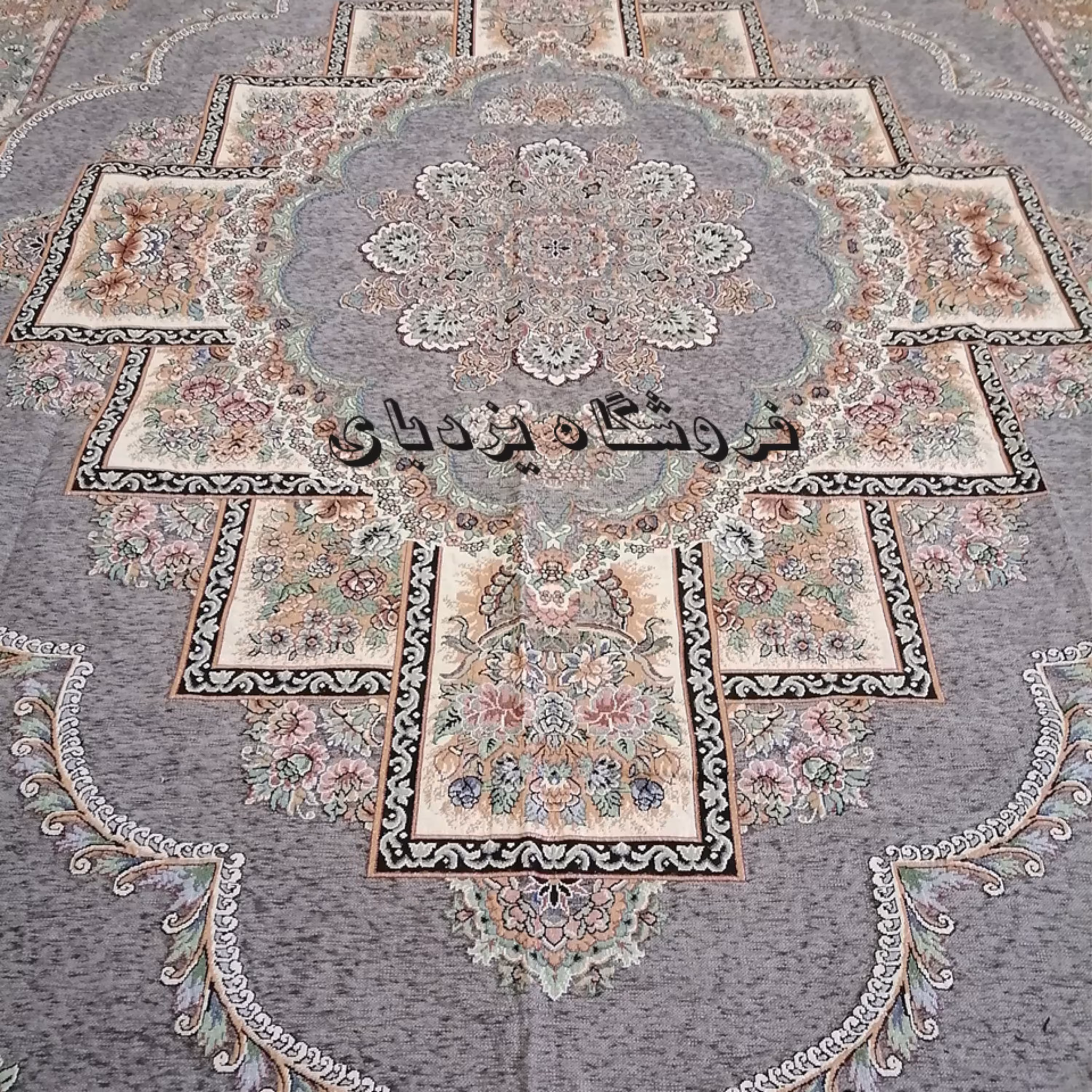 روفرشی 9 متری مخمل زرکدار طوسی طرح زیبای حوض نقره