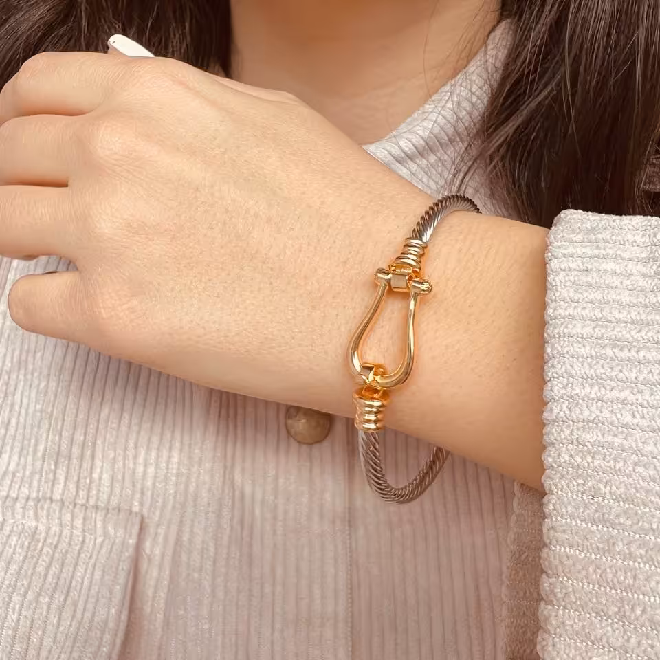 دستبند بنگل فرد نقره ای 