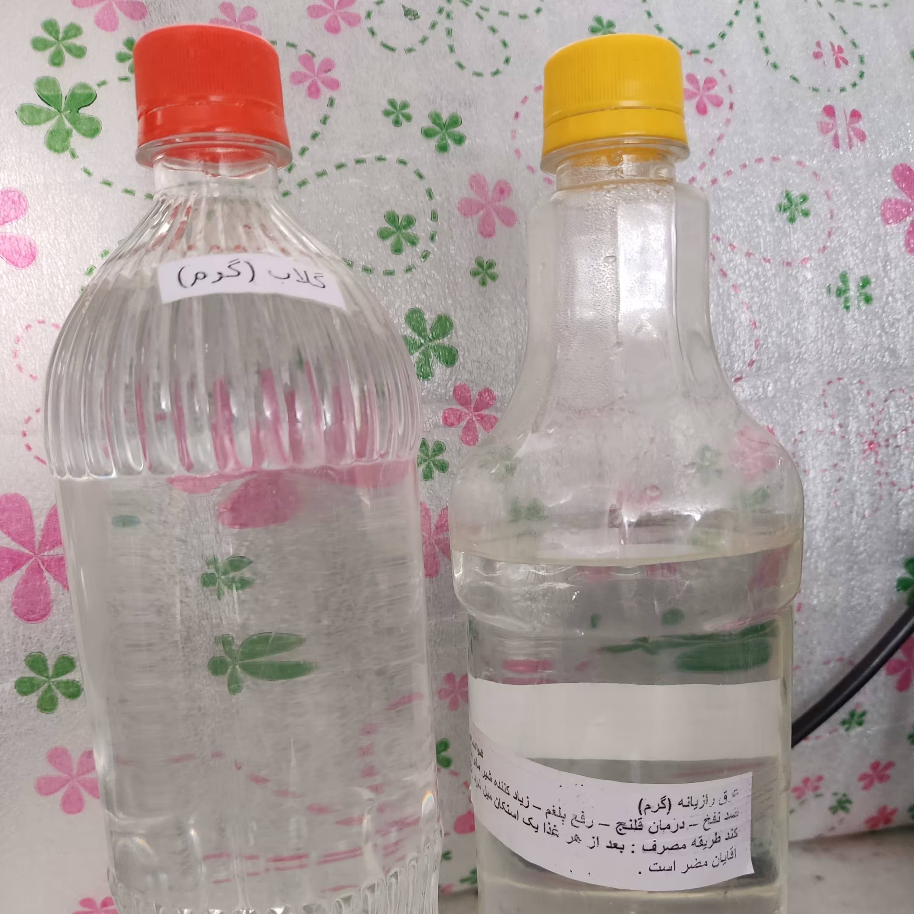 انواع عرقیات خانگی.کاملا سالم و طبیعی در ظروف یکبار مصرف و اوزان 1لیتر و 1.5لیتر