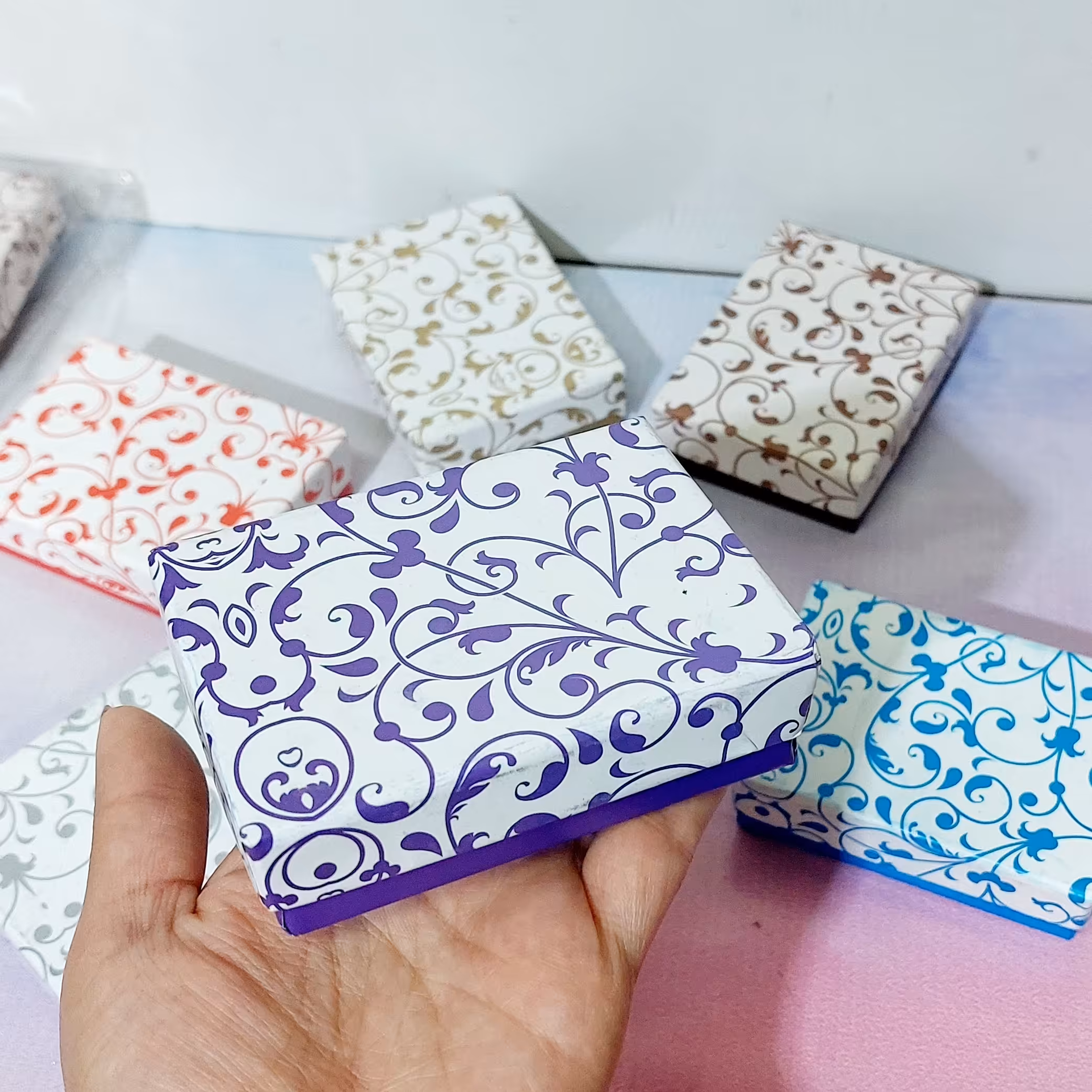 جعبه مقوایی 5 عددی نیم ستی یا مدالی هاردباکس طرح اسلیمی کهن 