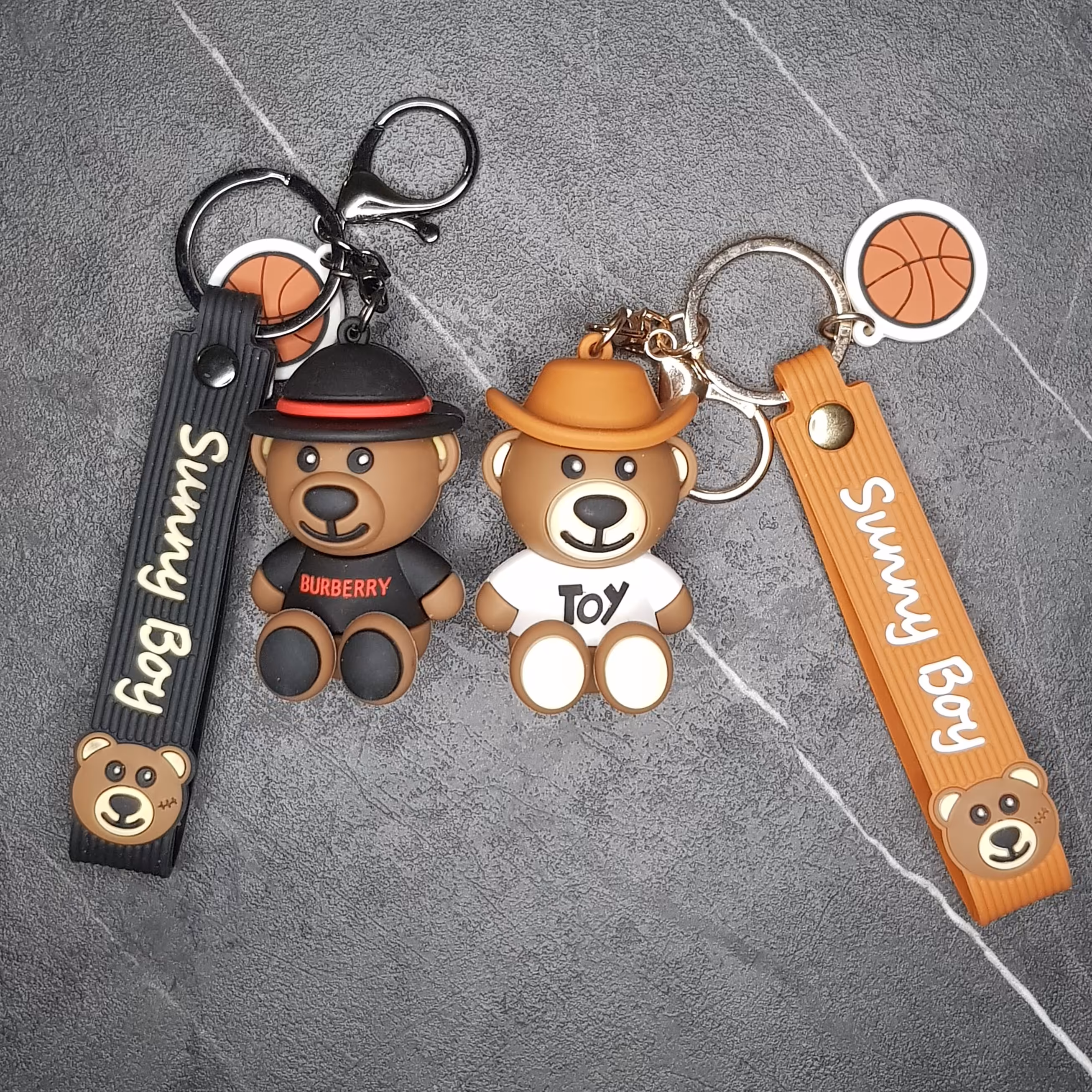 جاکلیدی مدل خرسی در دو رنگ قهوه ای سفید و قهوه ای مشکی از جنس سیلیکون درجه یک