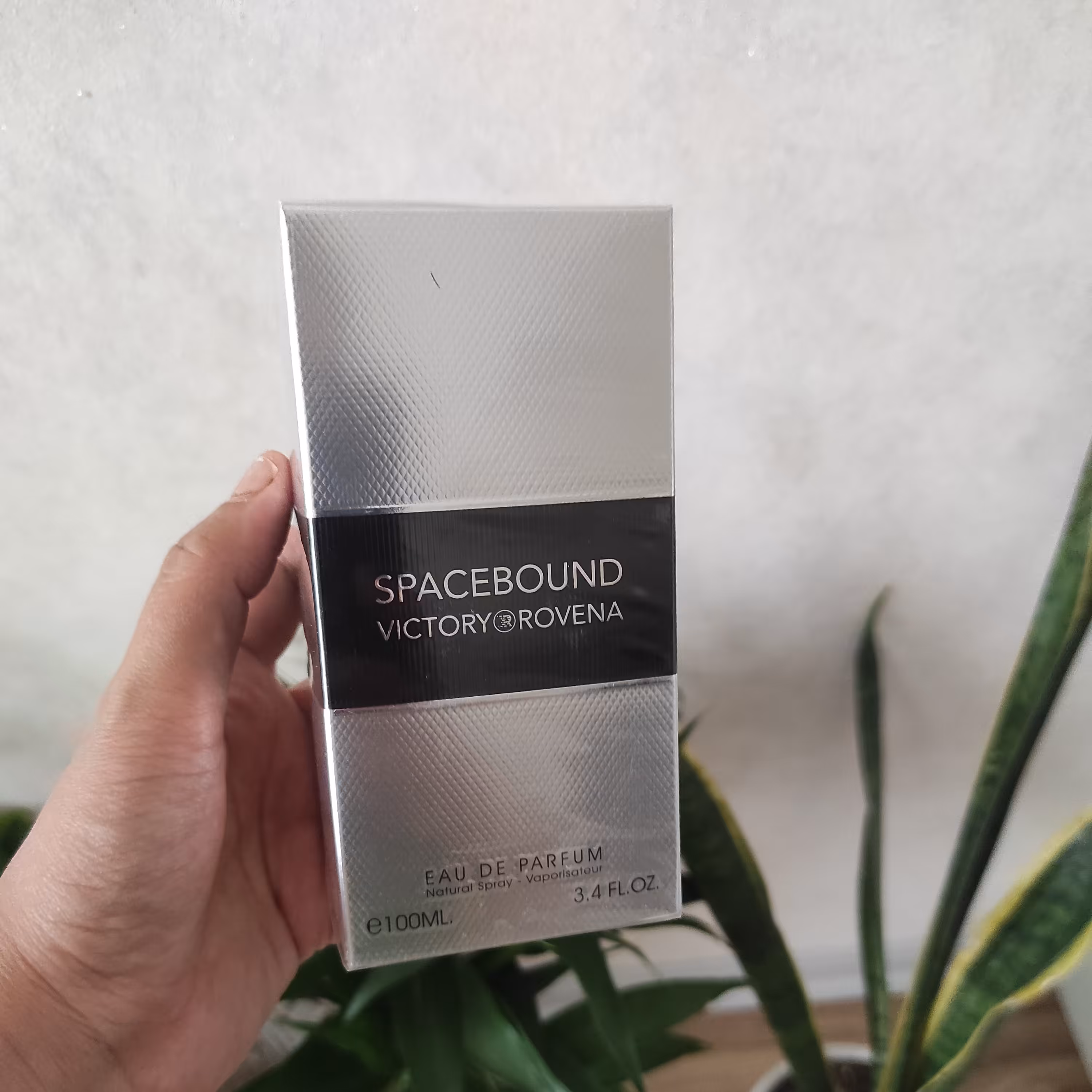 ادکلن 100میل مردانه اسپایس بمب از شرکت اماراتی روونا