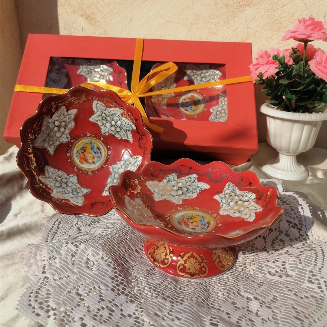 شیرینی خوری چینی دنس گل برجسته قرمز وارداتی قطر 15 سانت بسته بندی دوتایی