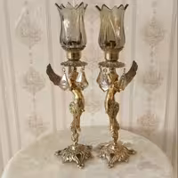 شمعدان برنزی مدل فرشته پایه مثلثی طلایی کد 305 مجموعه 2 عددی