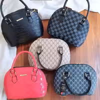 کیف پاسپورتی نیم گرد