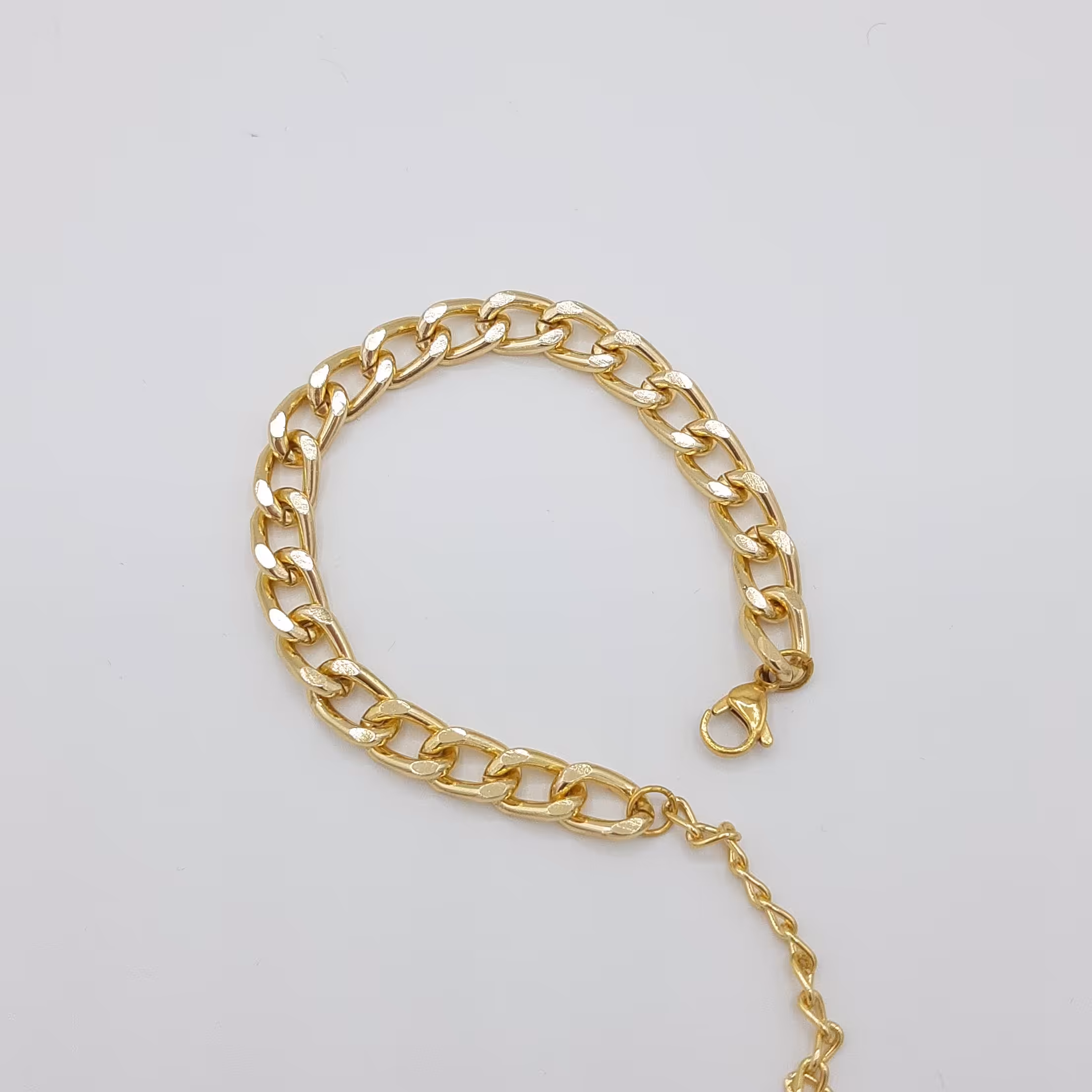 دستبند کارتیه الومینیوم با قفل استیل طوطی