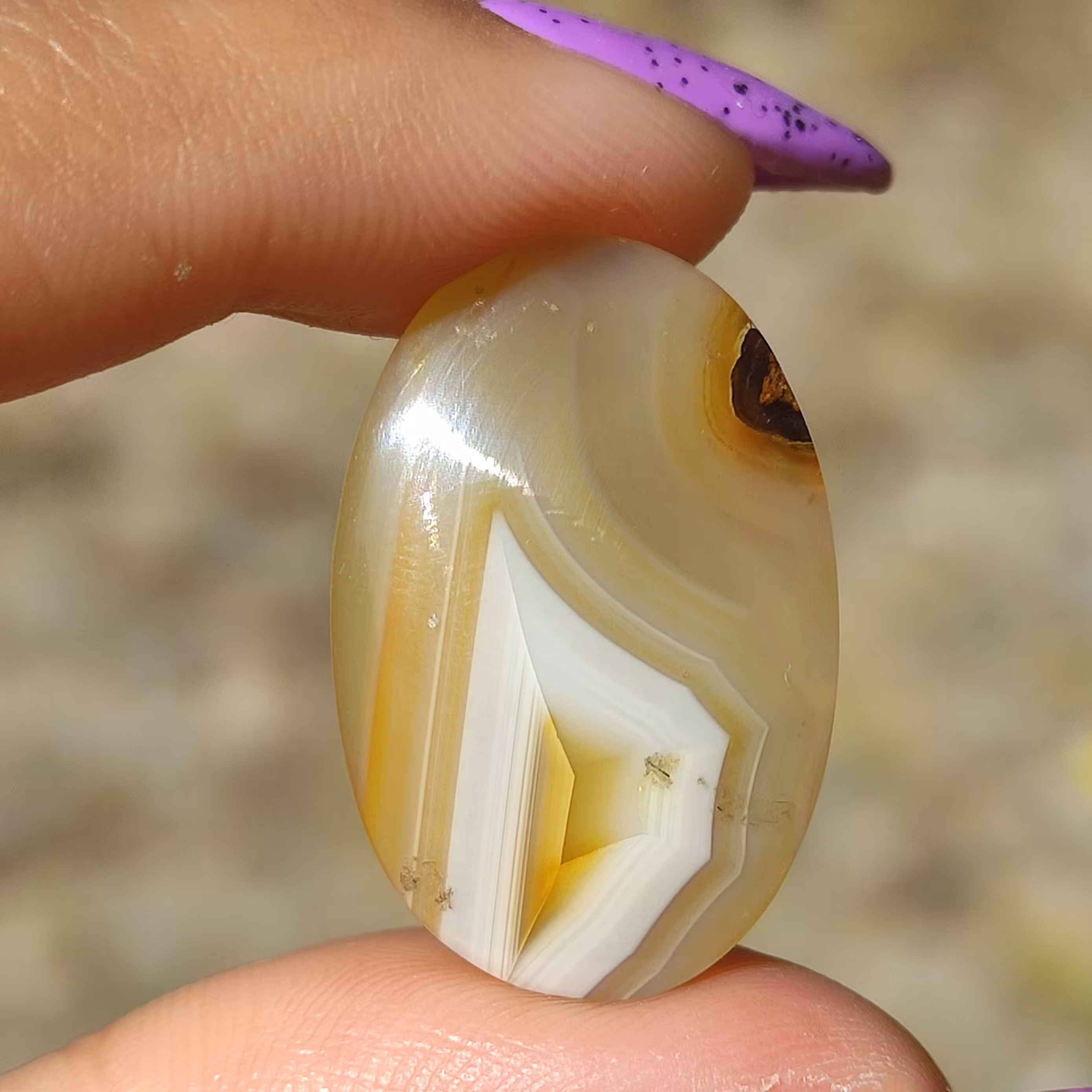 عقیق سلیمانی عسلی طبیعی و معدنی تراش دست 