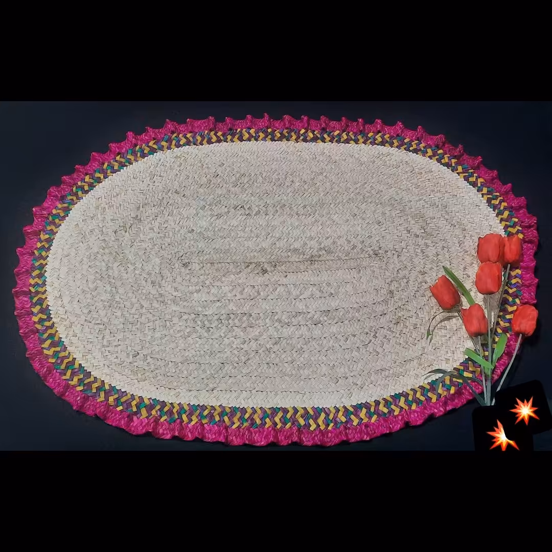 سفره حصیری بافت  بیضی وحاشیه دار دورچین کاری خاص و جذاب سایز کارطول 120سانت.قابل اجرا در هرسایزی ک شما عزیزانسفارش بدین 