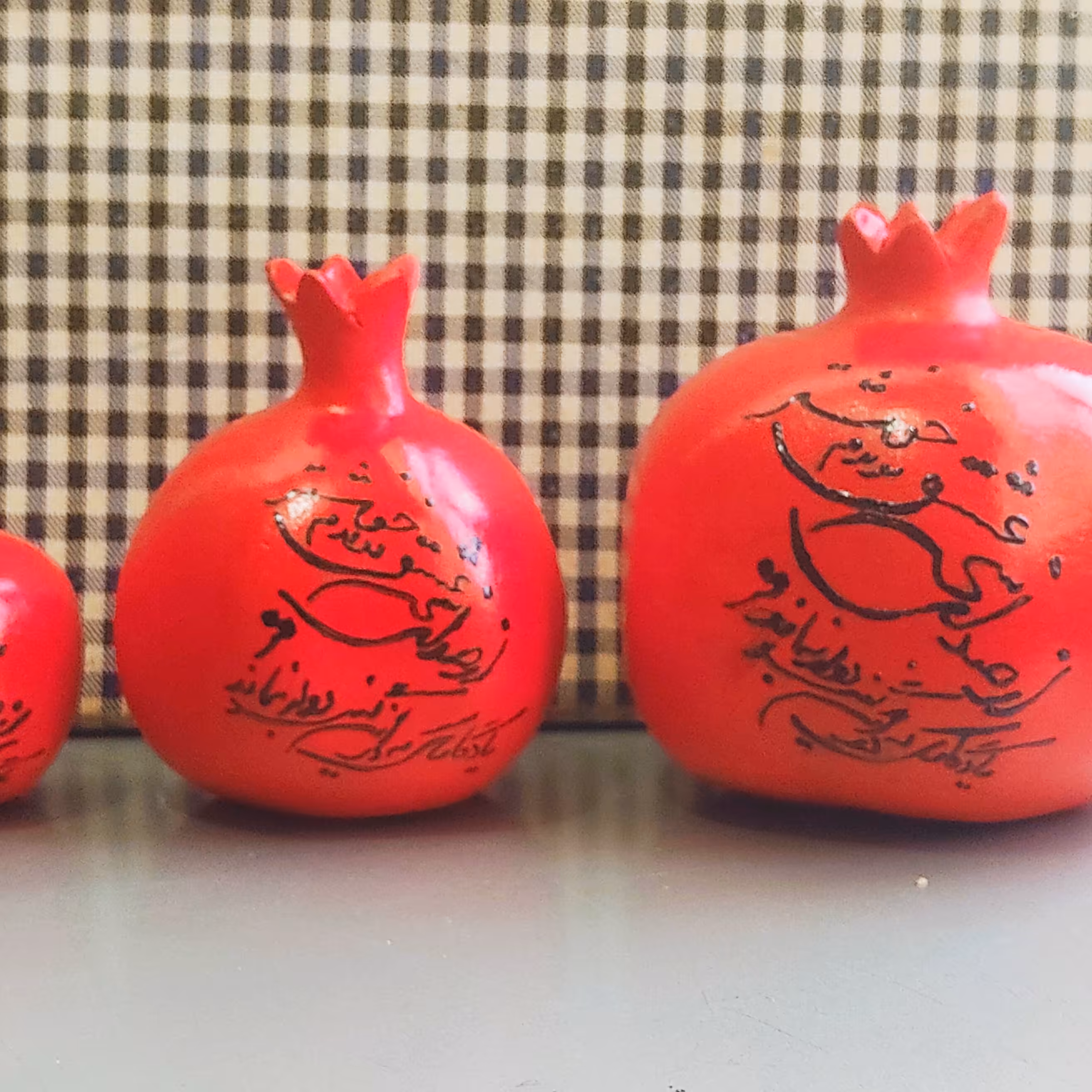 ست سه تایی انار  قرمز با نوشته شعرزیبای ازصدای سخن عشق....کاملا کاردست وضدآب