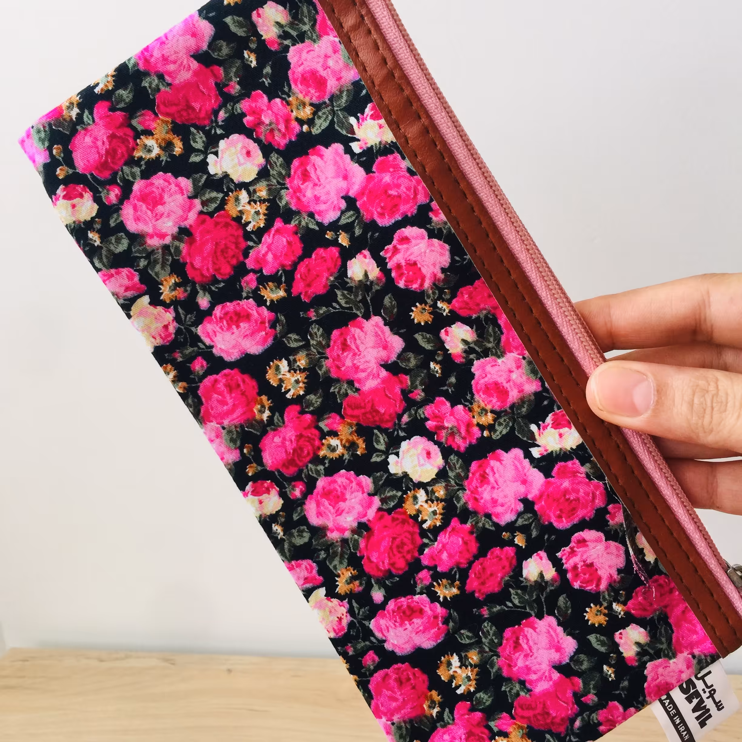 جامدادی های  گل گلی بهار  زیبا و جذاب جنس پارچه ای قابل شستشو از برند معروف سویل 