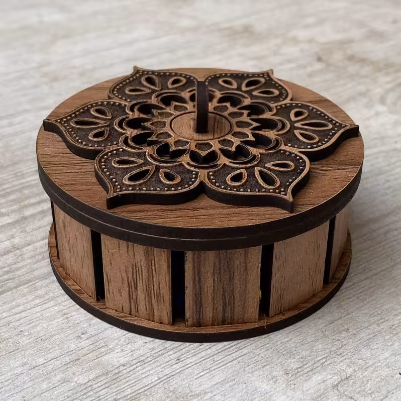 جعبه کوچک چوبی