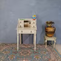 میزتحریر سایز کوچیک(میز تحریر کودک) کلاسیک سفیدشیری (پس کرایه)