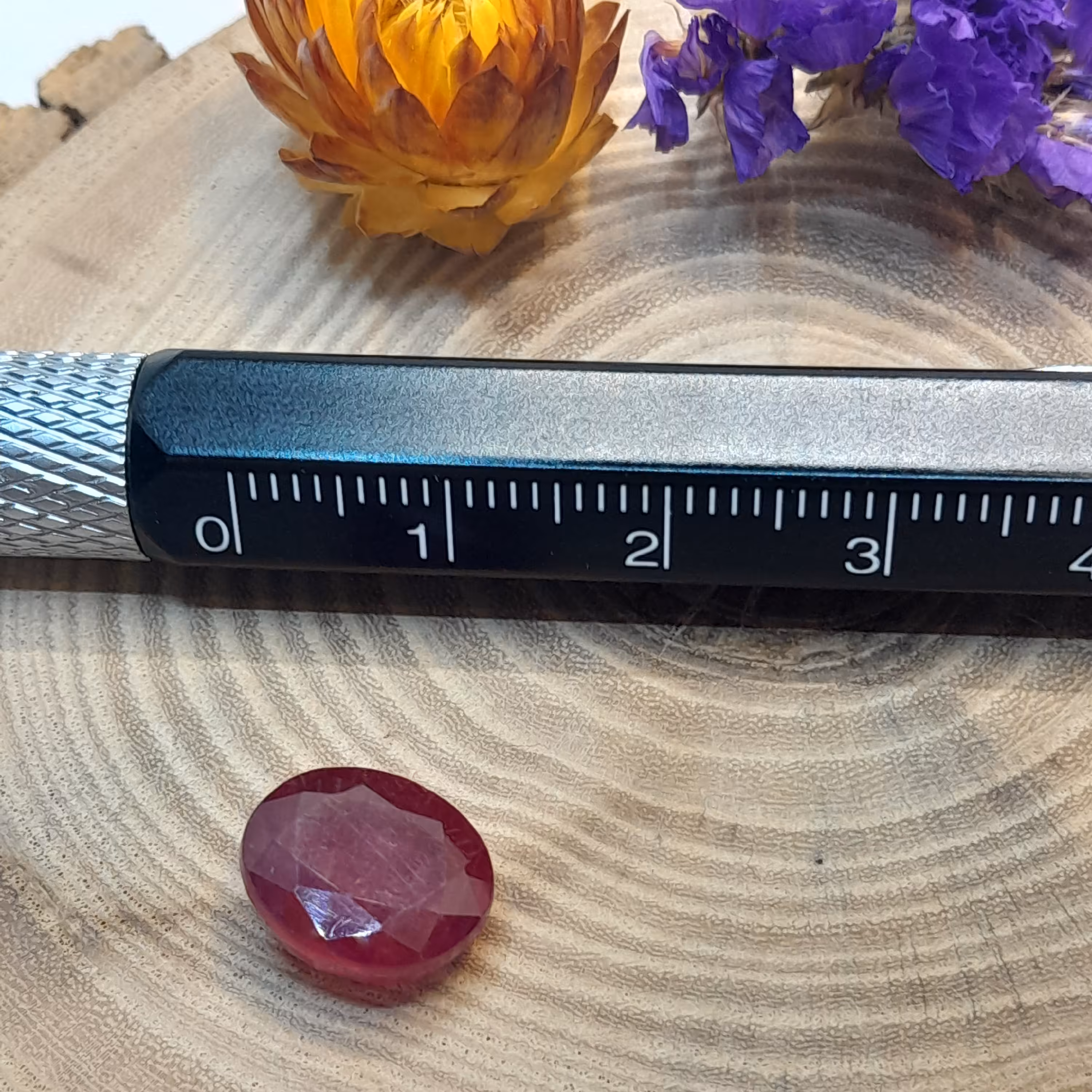 یاقوت سرخ جواهری افریقا صد در صد معدنی و طبیعی 