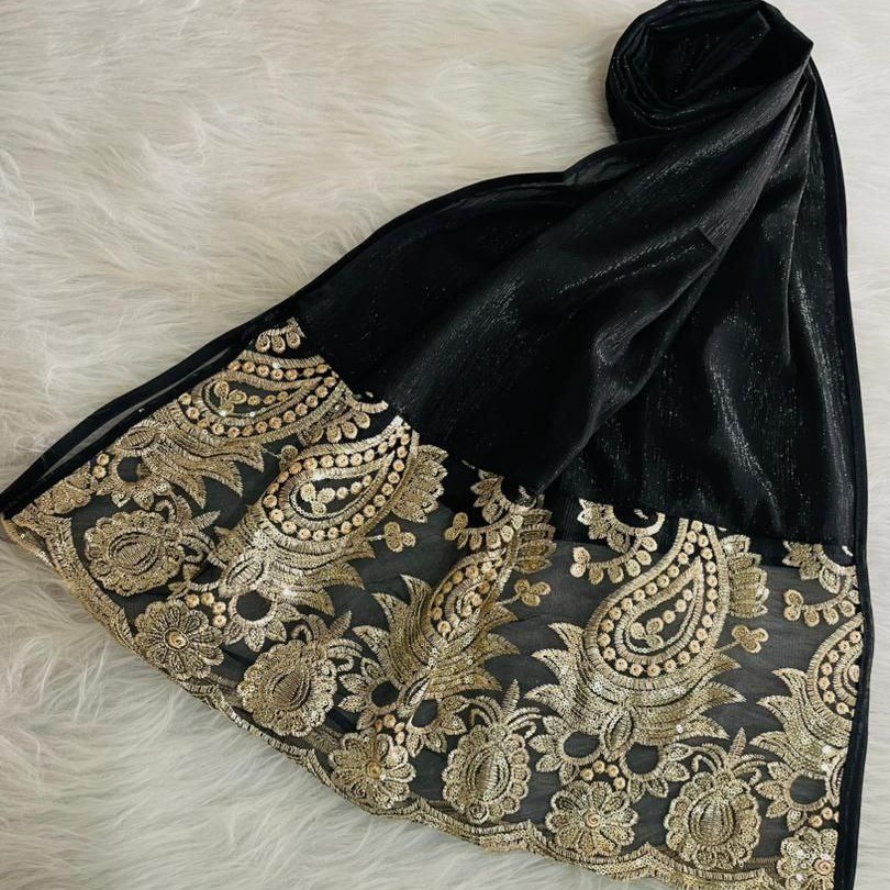 شال شاین دانتل دار مجلسی وارداتی رنگ مشکی طلایی طرح بته جغه ارسال رایگان