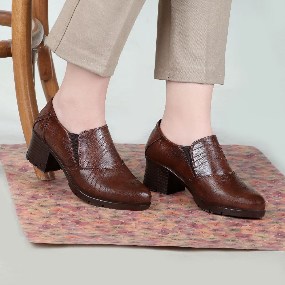 کفش مدل نسا کفش رویه چرم شرانک کفه طبی زیره طبی کد 10247