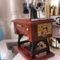 چرخ خیاطی موزیکال متحرک وارداتی چرخ خیاطی نوستالژی هدیه دکوری کادو گوی موزیکال 