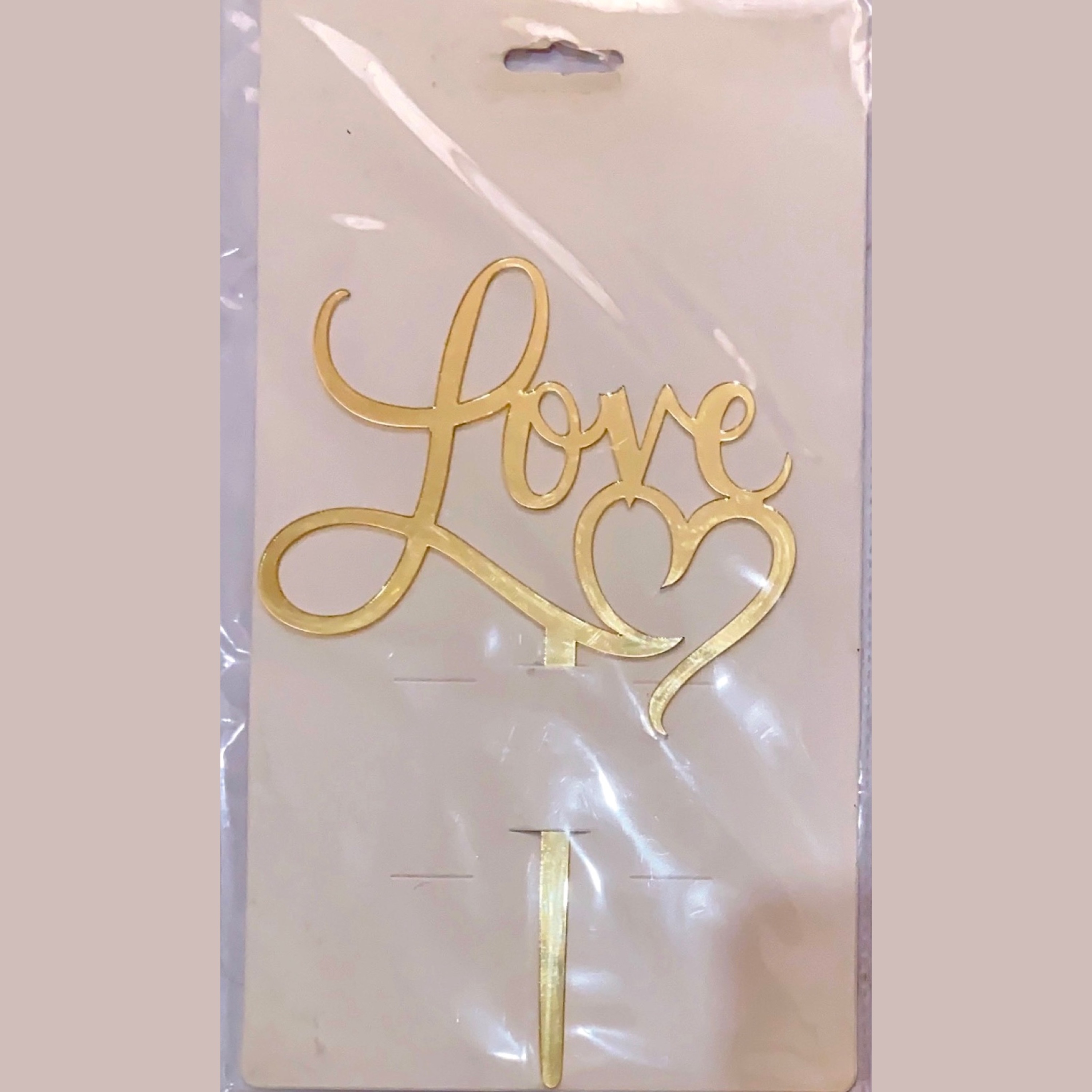 تاپر کیک طرح love رنگ طلایی
