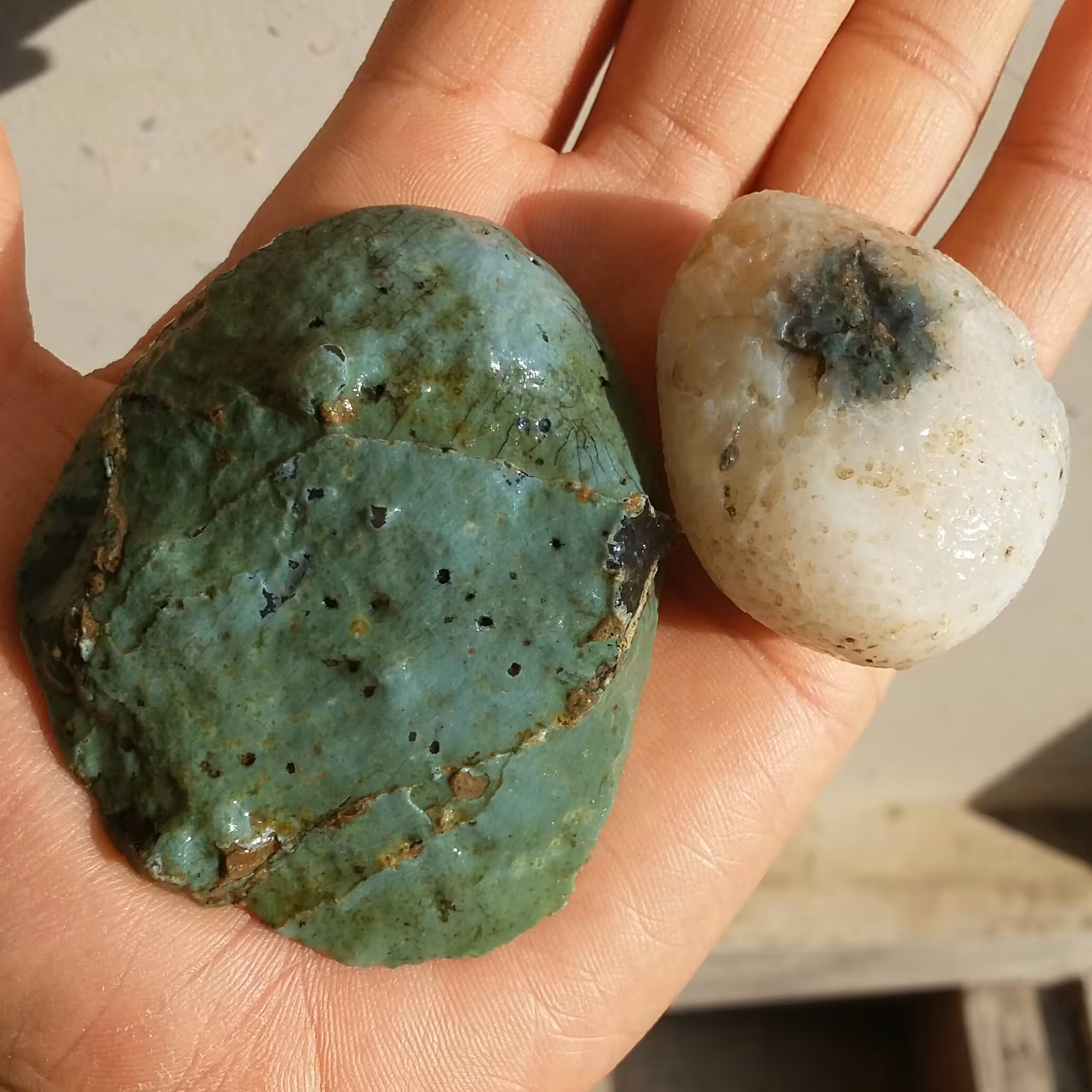 مجموعه 2 عددی سنگ راف خام عقیق برش نخورده 100 در 100 طبیعی سرشار از خواص
با قابلیت ساخت چند نگین بینظیر کد 6706