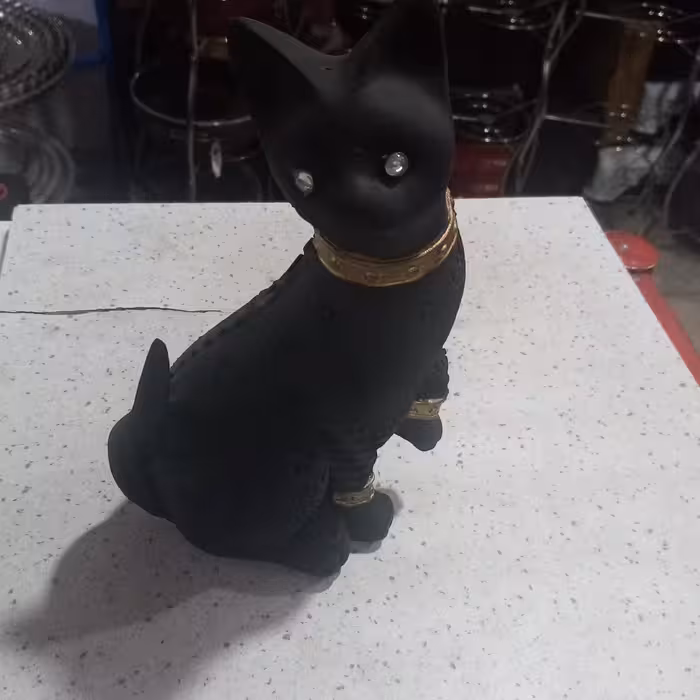 مجسمه پلی استر گربه سیاه