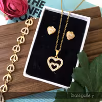 نیم ست سرویس قلب طرح طلا  رنگ طلایی جنس استیل رنگ ثابت  2