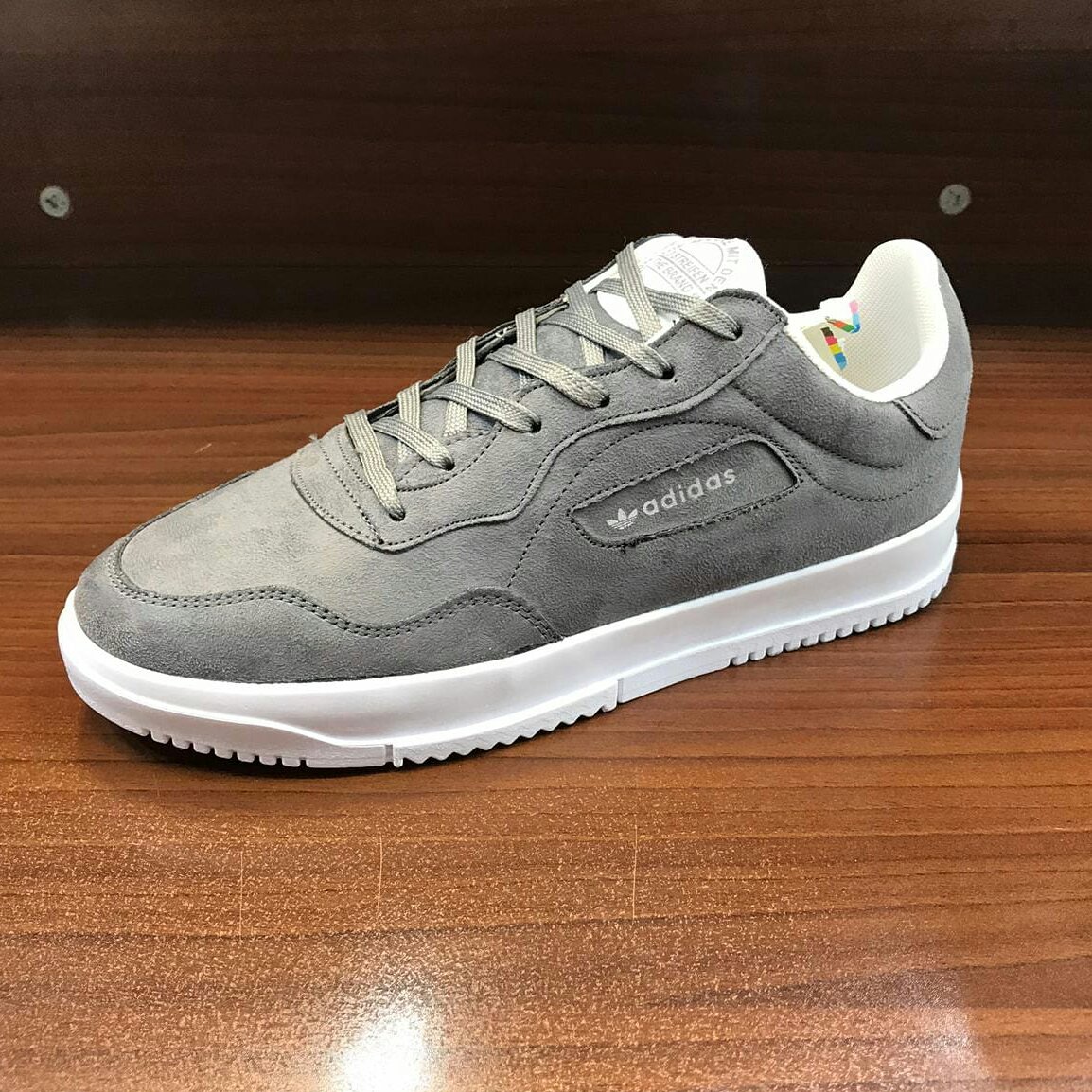 کفش کتونی اسپرت مدل Adidas