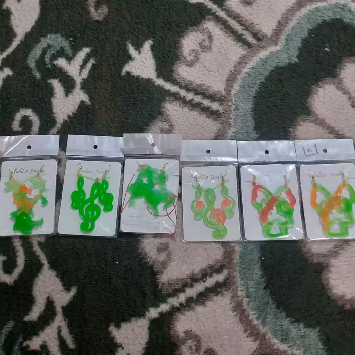 فروش ست گردنبندهای متفاوت شب نماها