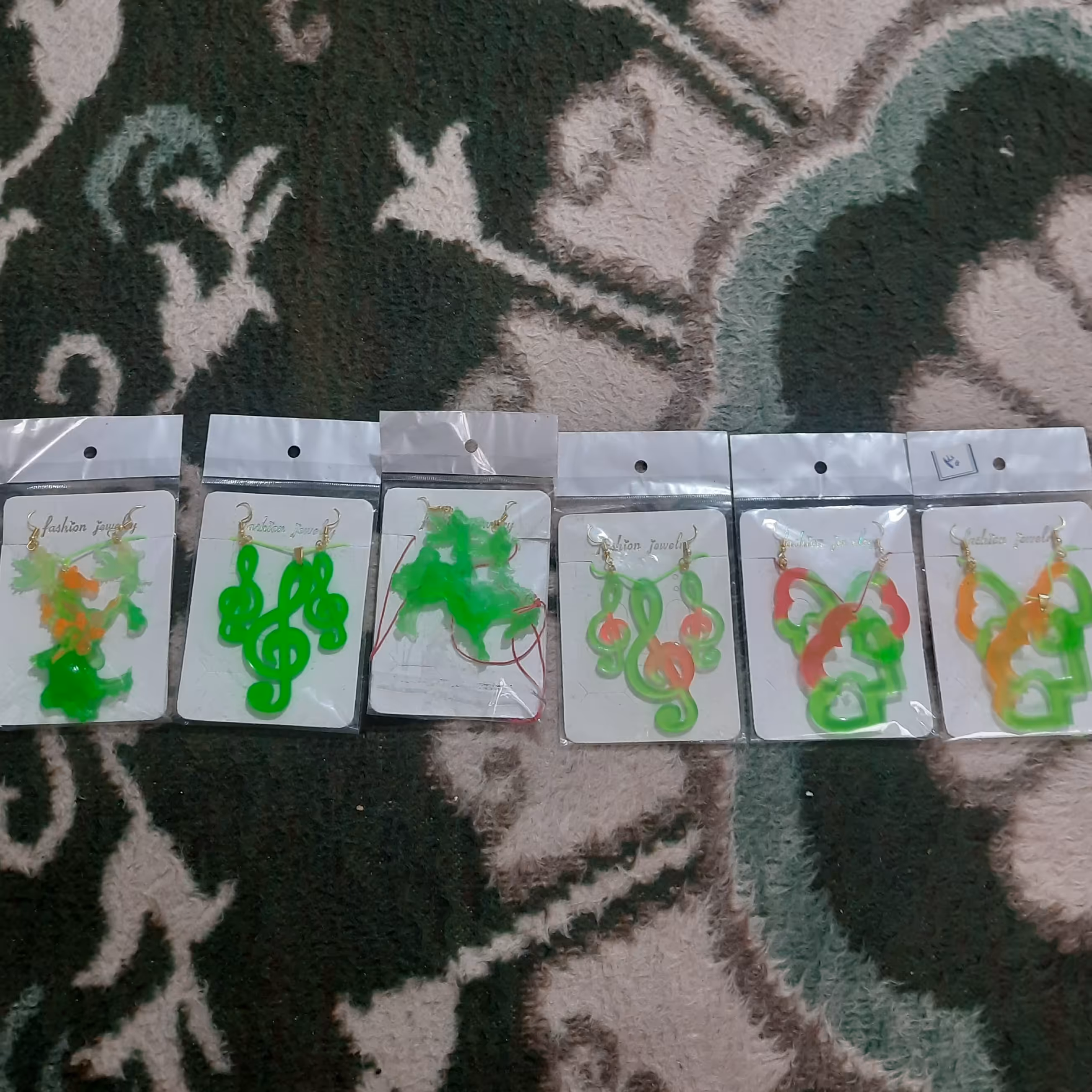 فروش ست گردنبندهای متفاوت شب نماها