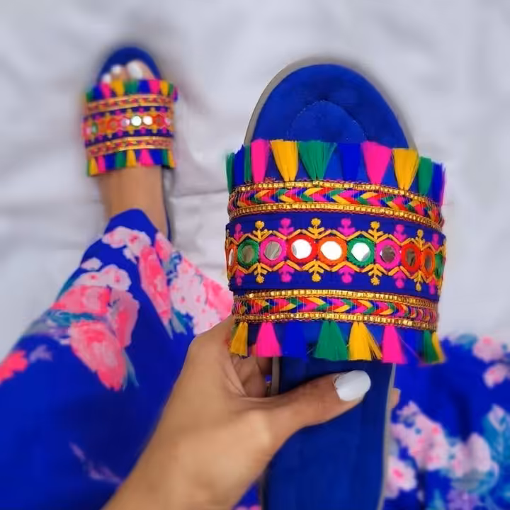 صندل آبی با نوارتزئینی آبی رنگ 