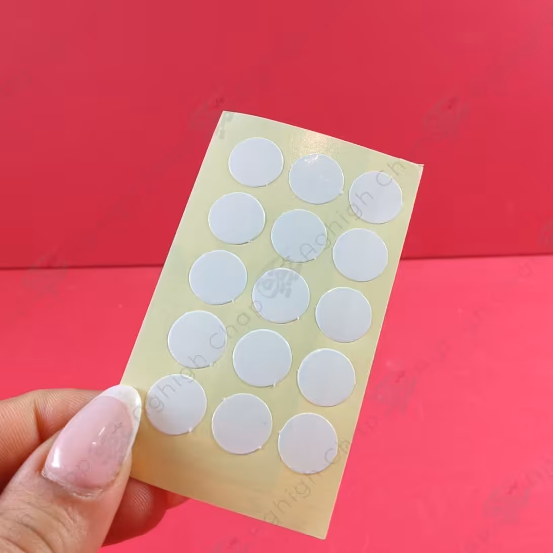 برچسب یا پولکی روی پیچ بسته 100 عددی سایز   1.2 سانت جنس سلفون