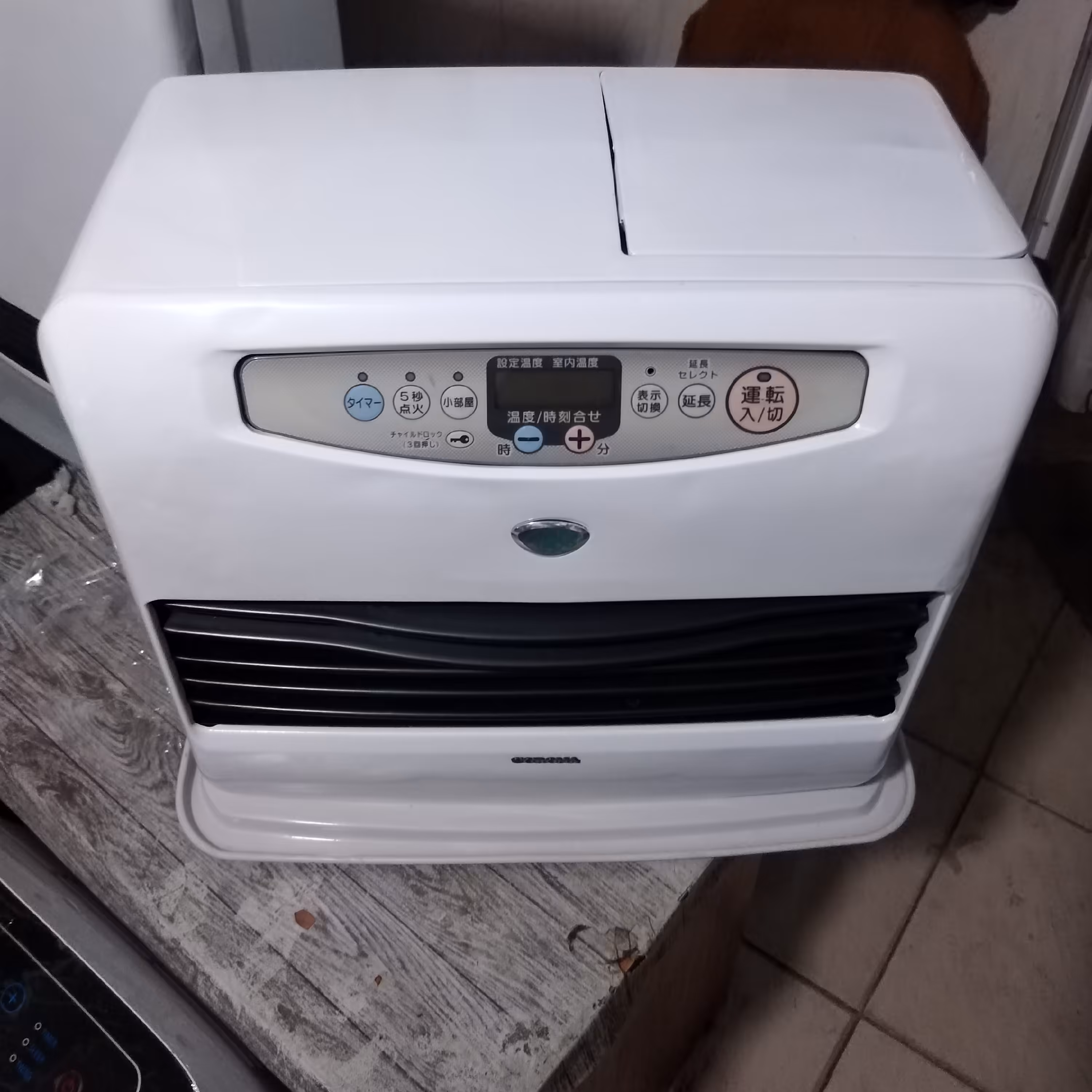 بخاری نفتی برقی ژاپنی بدون نیاز به دودکش اتوماتیک سیستم پاشش سوخت جدید بدون نیاز به فتیله