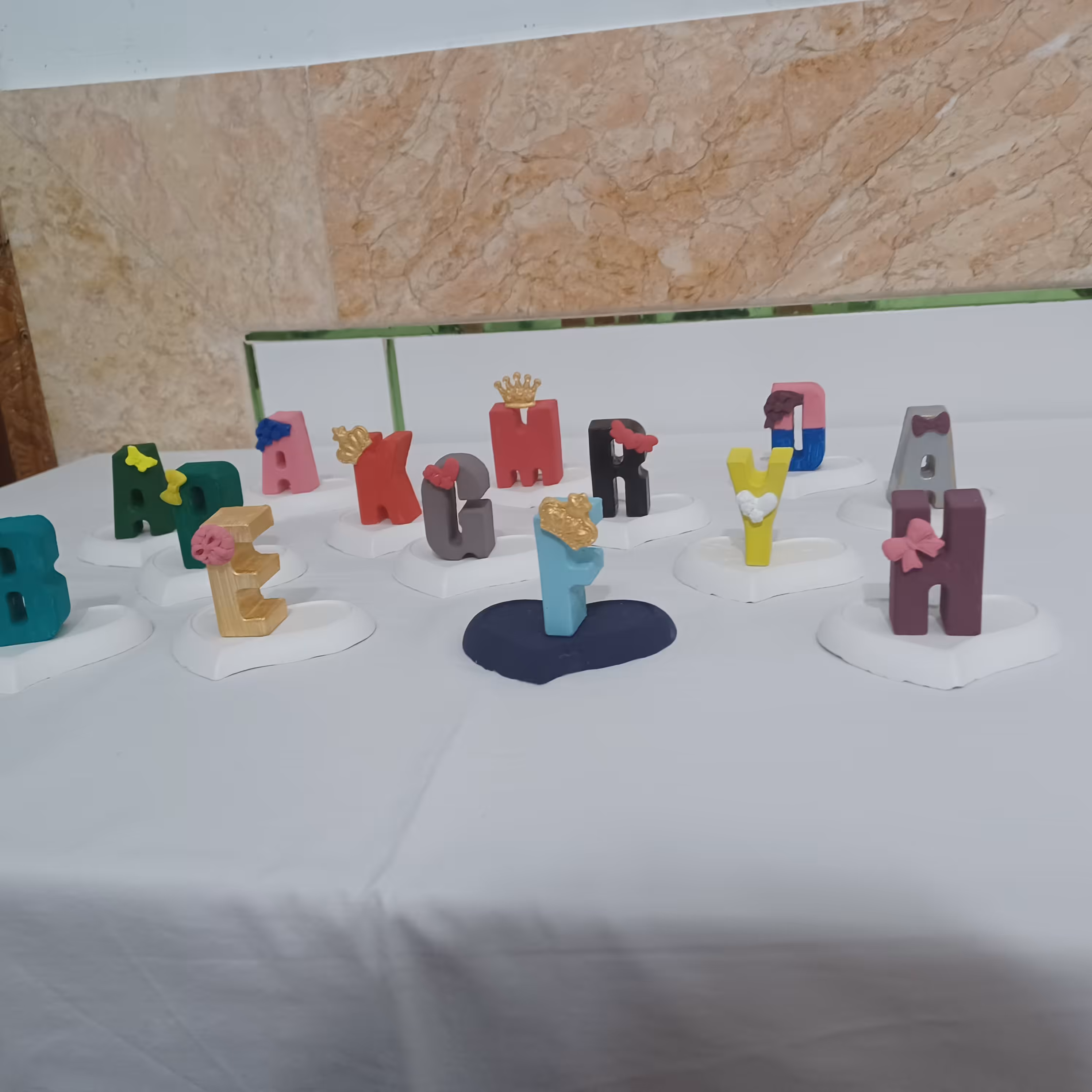 استند،استند اسم مکعبی،استند اسم کودک و...به سلیقه مشتری 