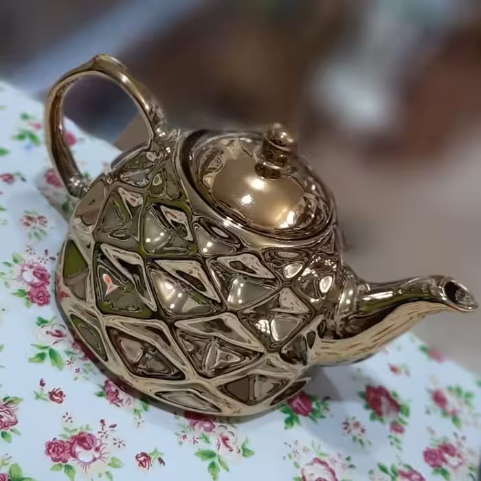 قوری  طلایی 